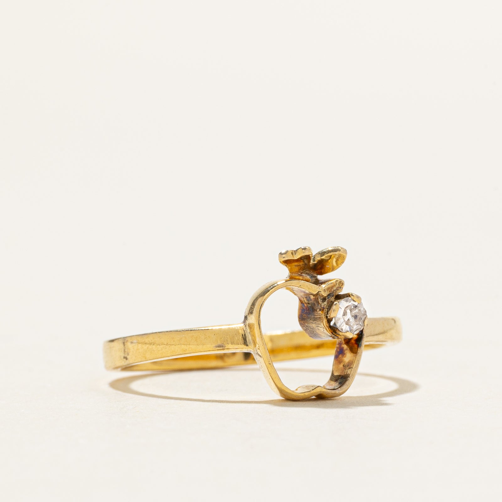 14k Single Stone Diamond Openwork Apple Ring | SZ 5.75