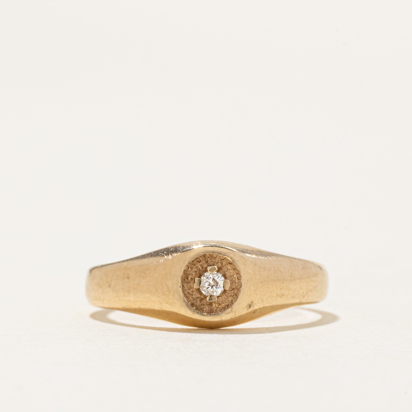 14k Solitaire Diamond Textured Circle Ring | SZ 4