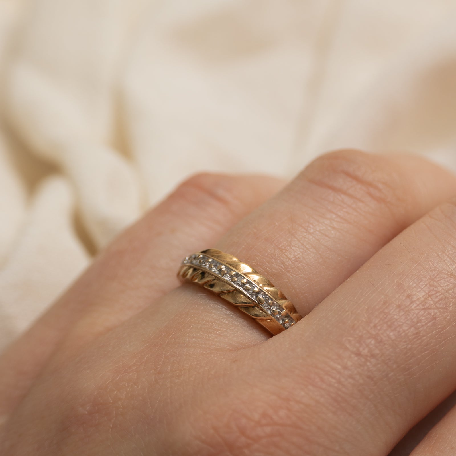 10k Diamond Row Croissant Ring | SZ 5