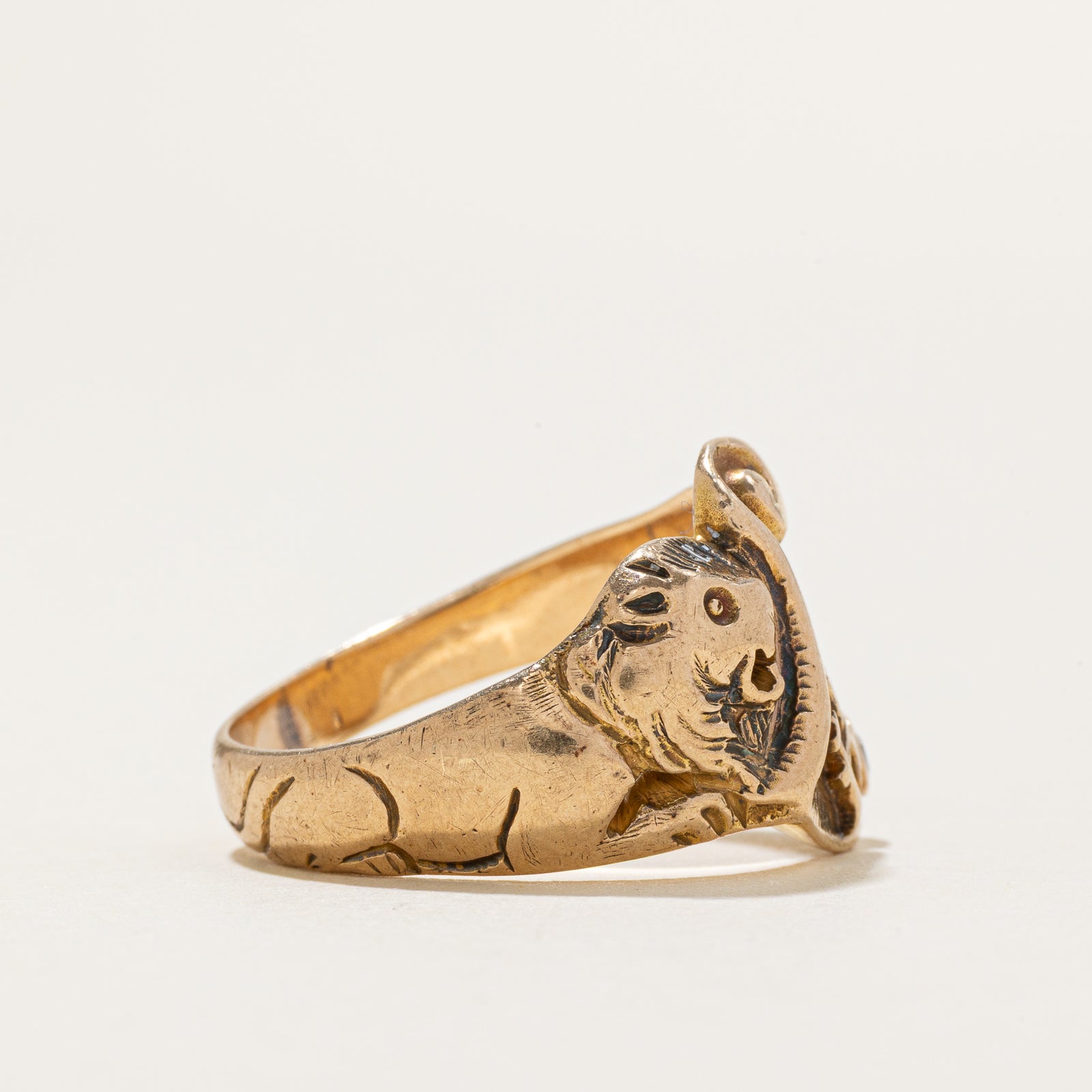Diamond 'HWS' Initialized Lion Engraved Ring | SZ 7