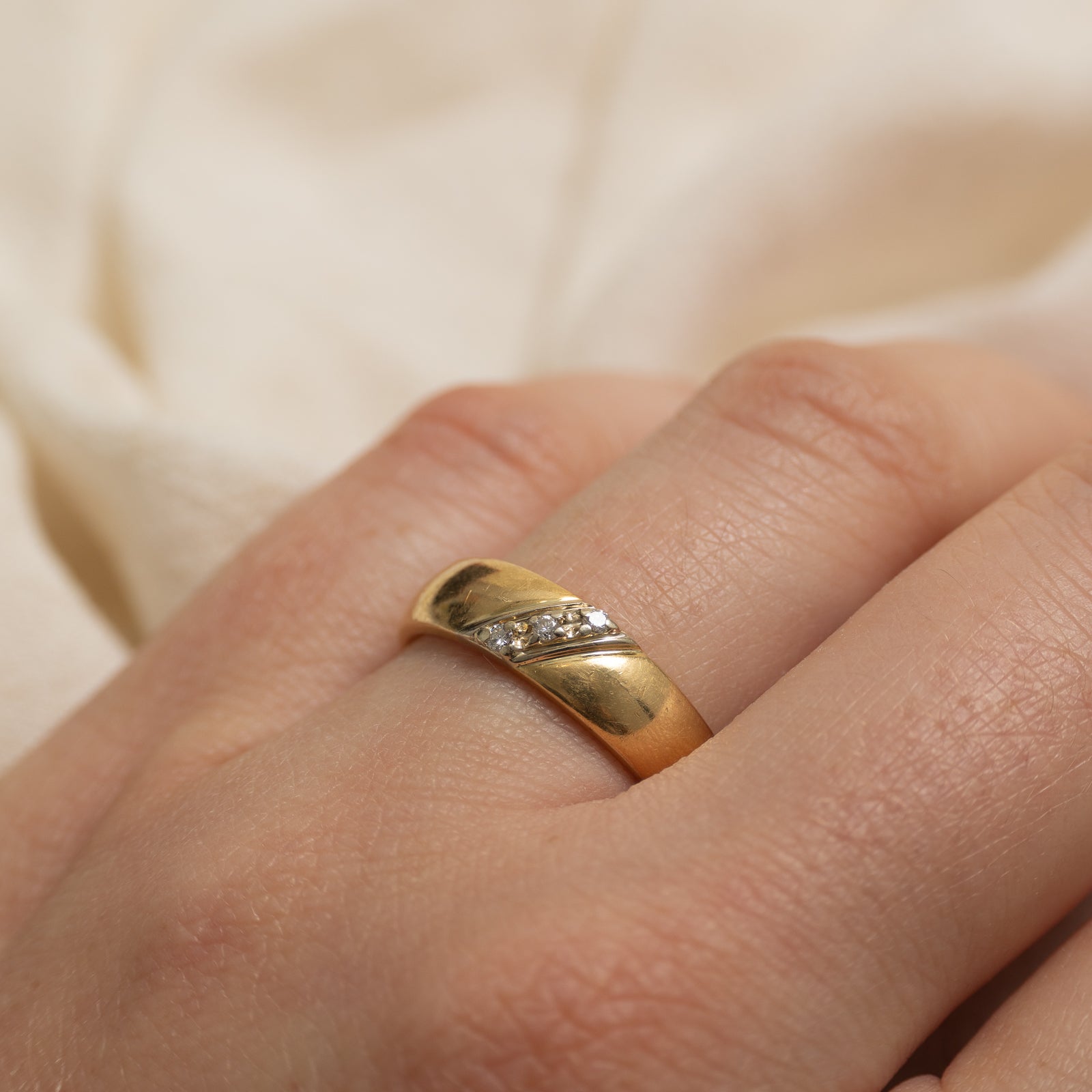 18k Diagonal Diamond Ring | SZ 7.25