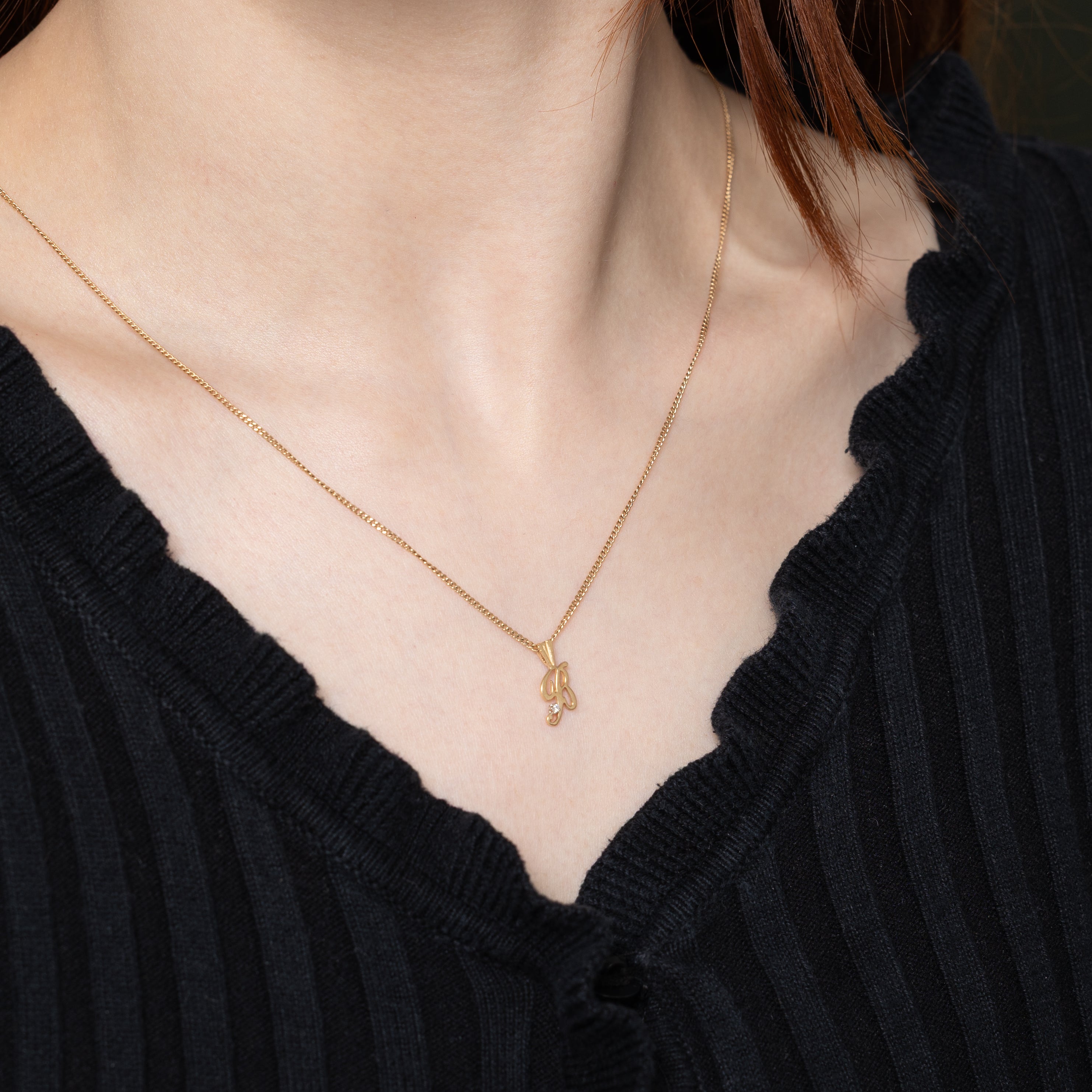 Pendentif initial « B » en or jaune 14 carats et diamants