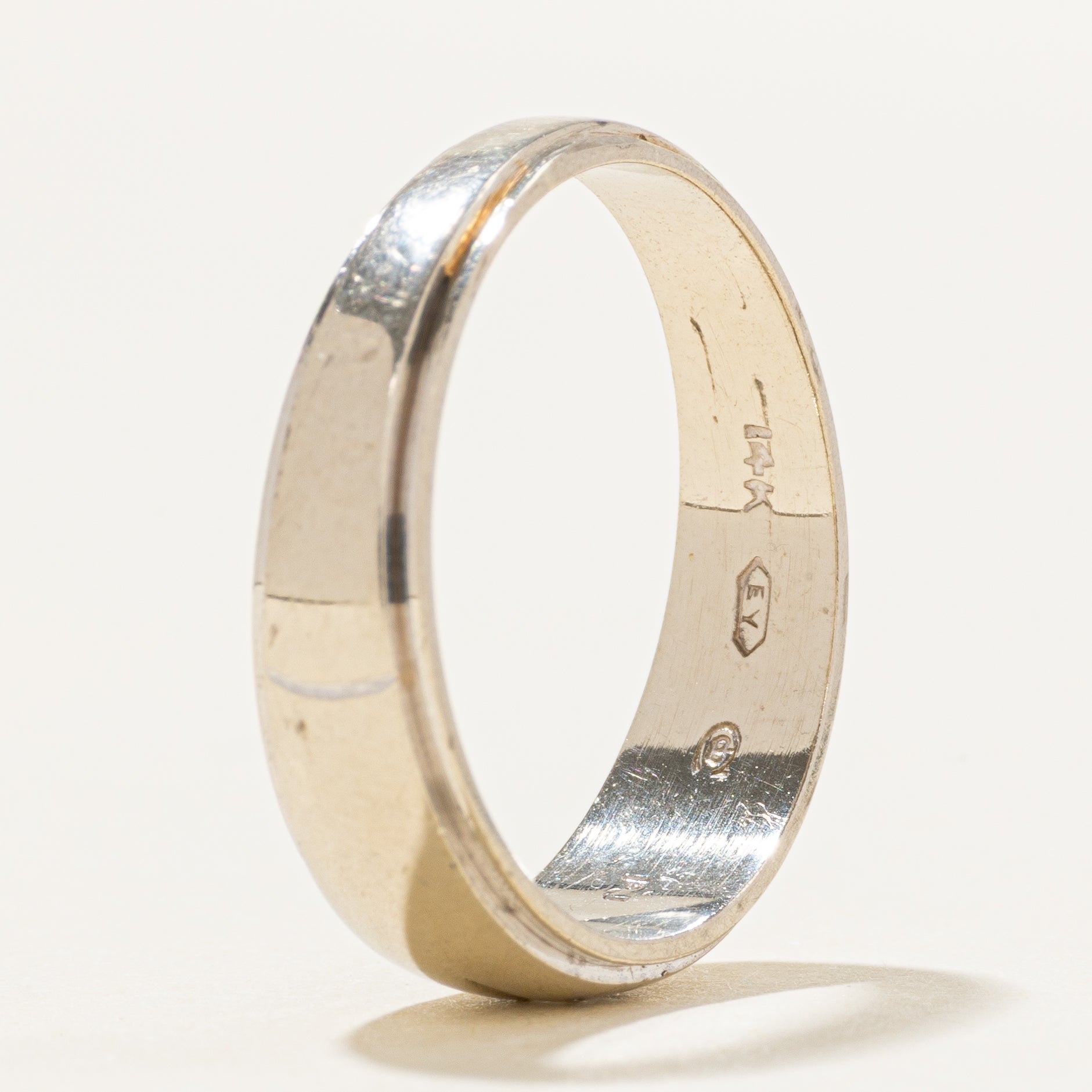 Bague rainurée sertie de diamants en forme d'étoile | Taille 7,5