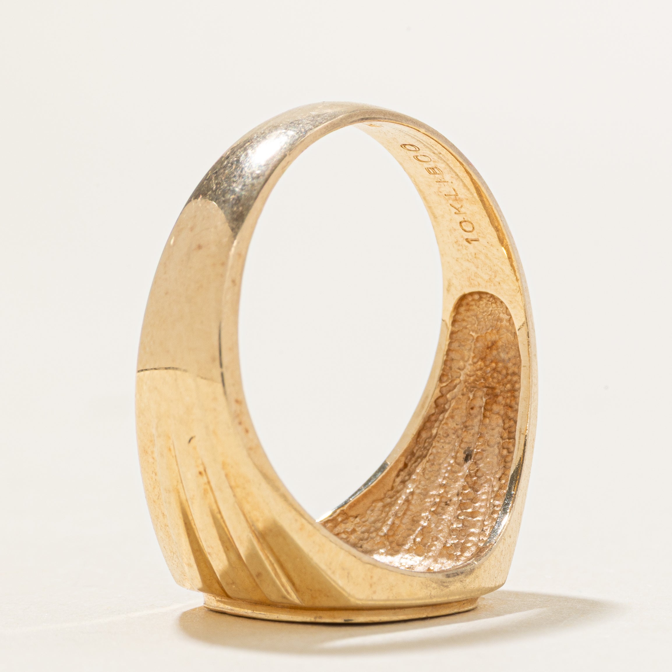 Single Diamond Grooved Signet Ring | SZ 10