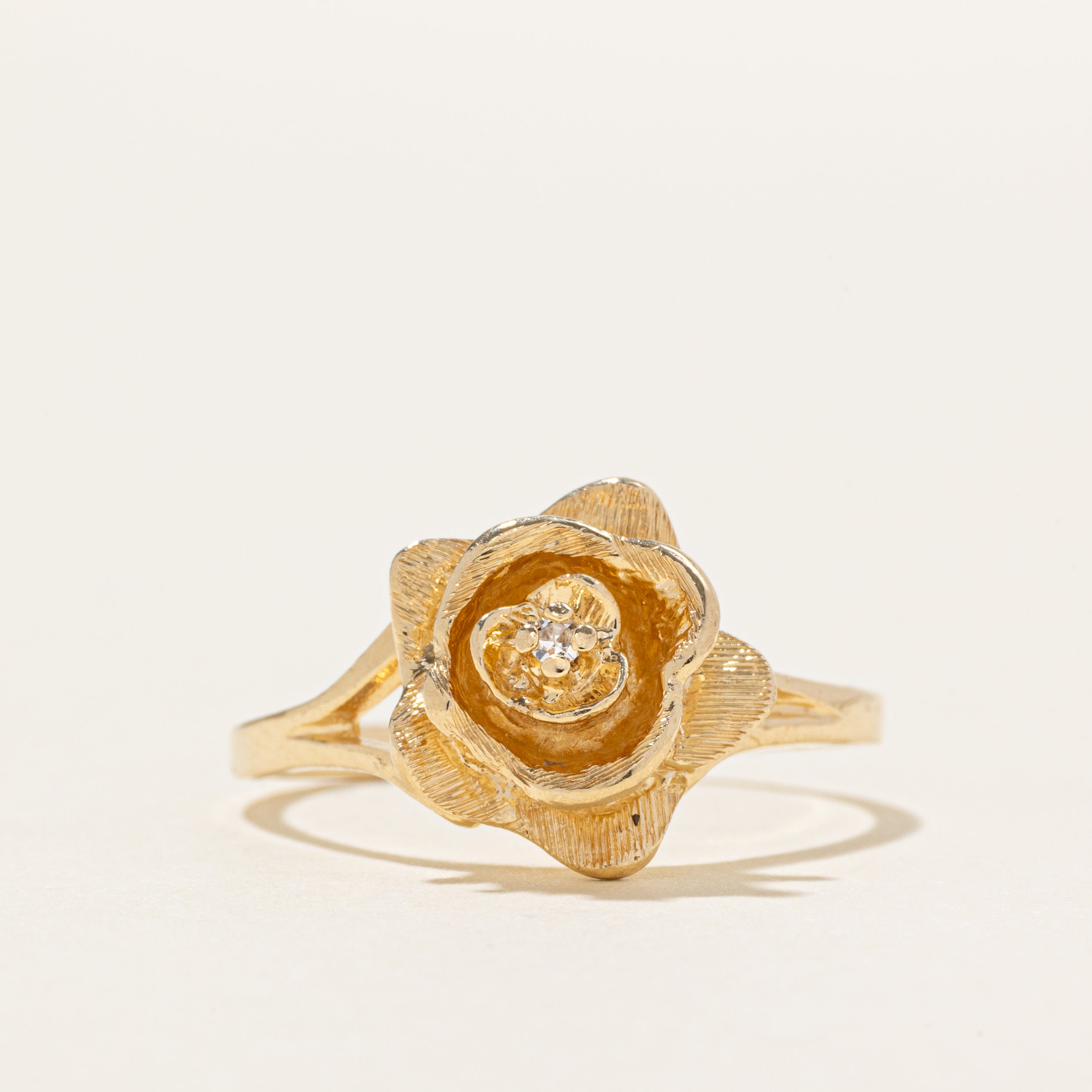 14k Diamond Textured Flower Ring | SZ 6.75