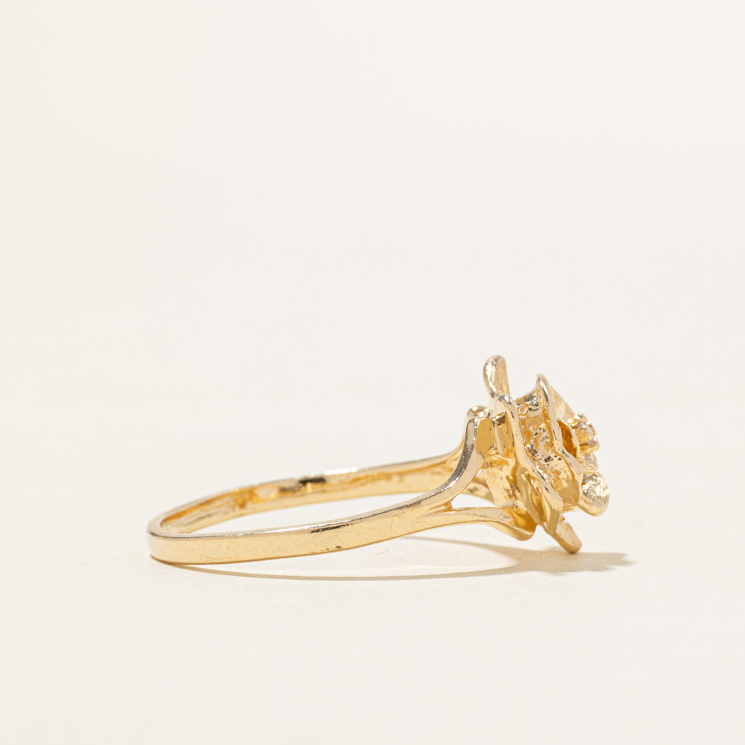 14k Diamond Textured Flower Ring | SZ 6.75
