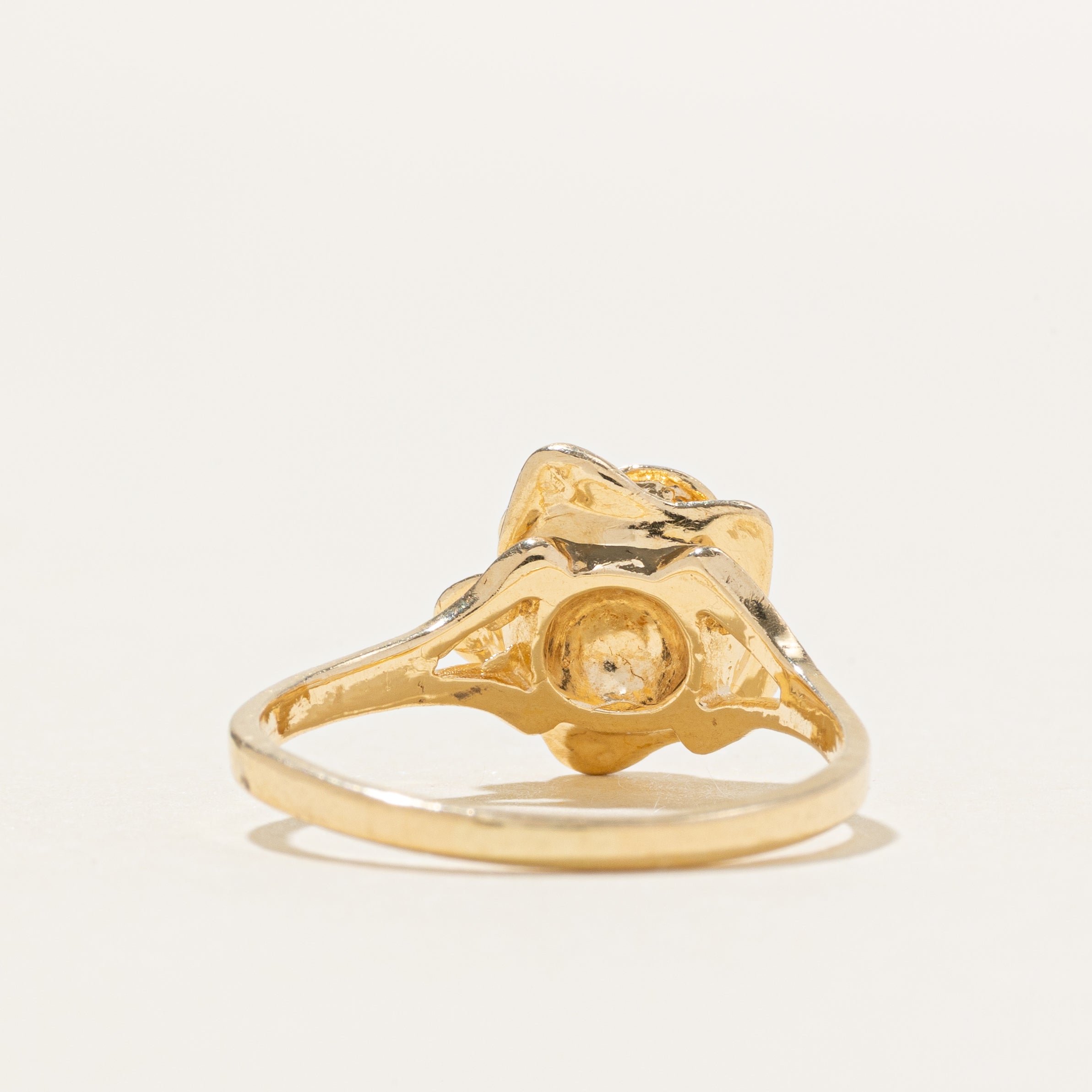 14k Diamond Textured Flower Ring | SZ 6.75