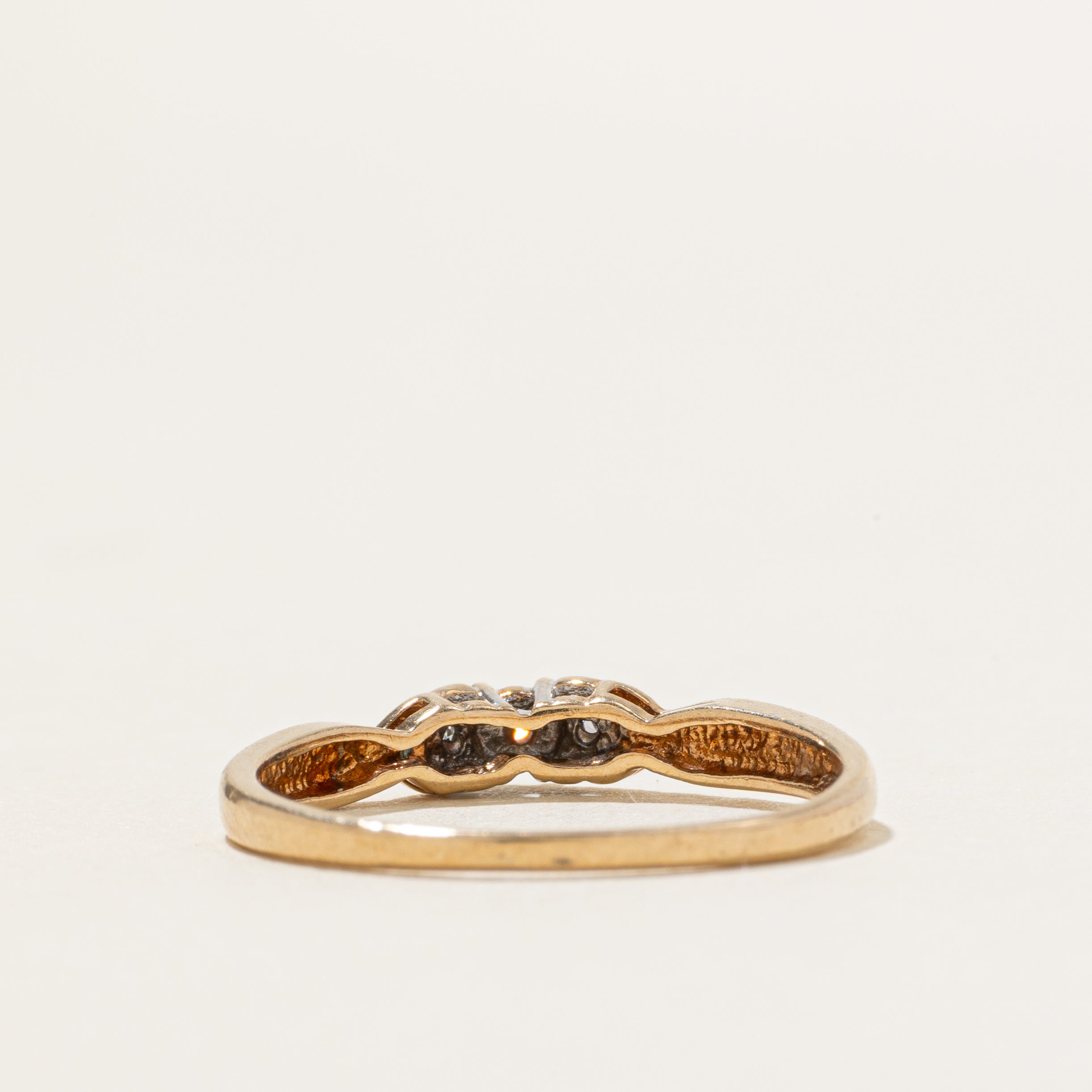 Illusion Set Diamond Heart Twisted Ring | SZ 7.25