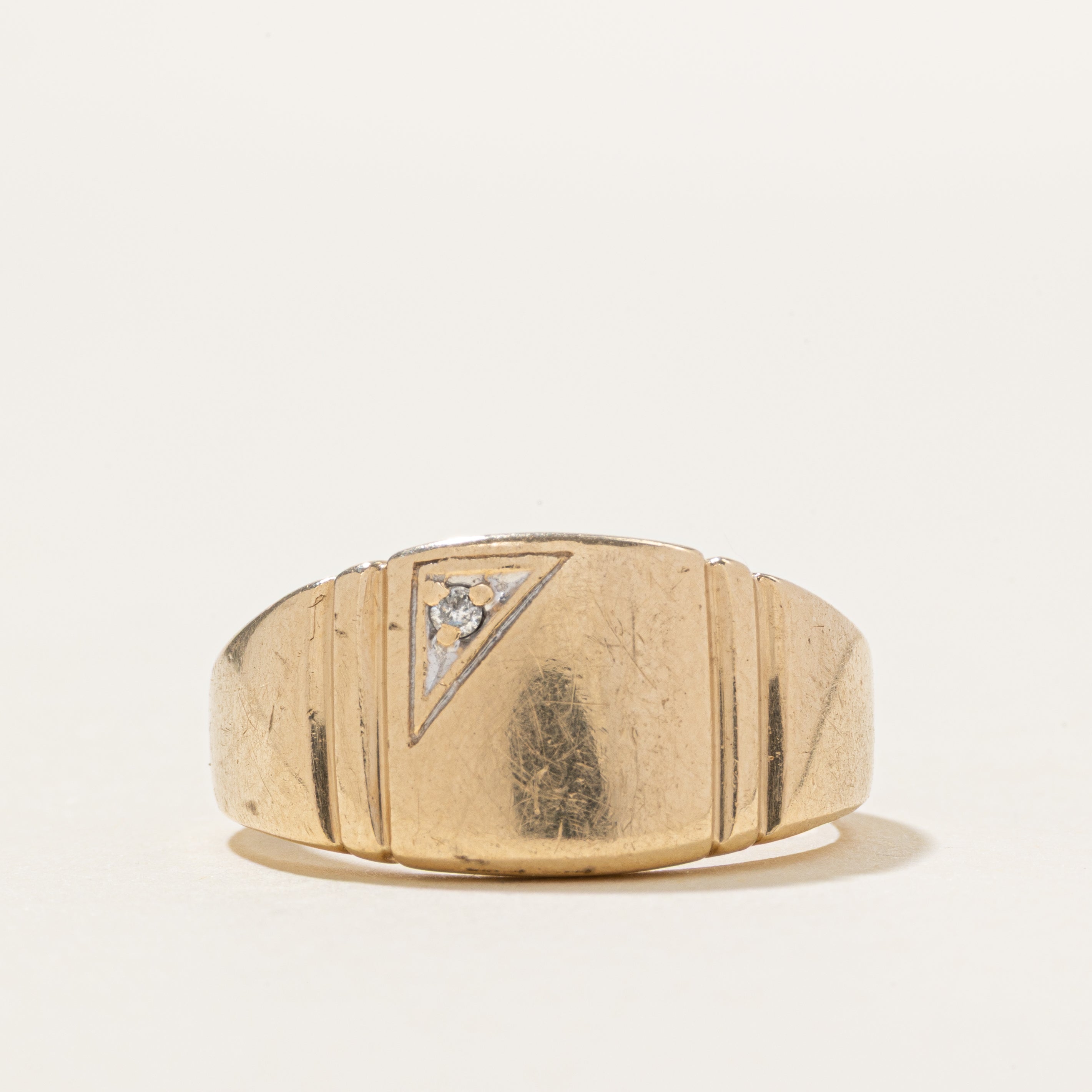 10k Diamond Fluted Signet Ring | SZ 8.25