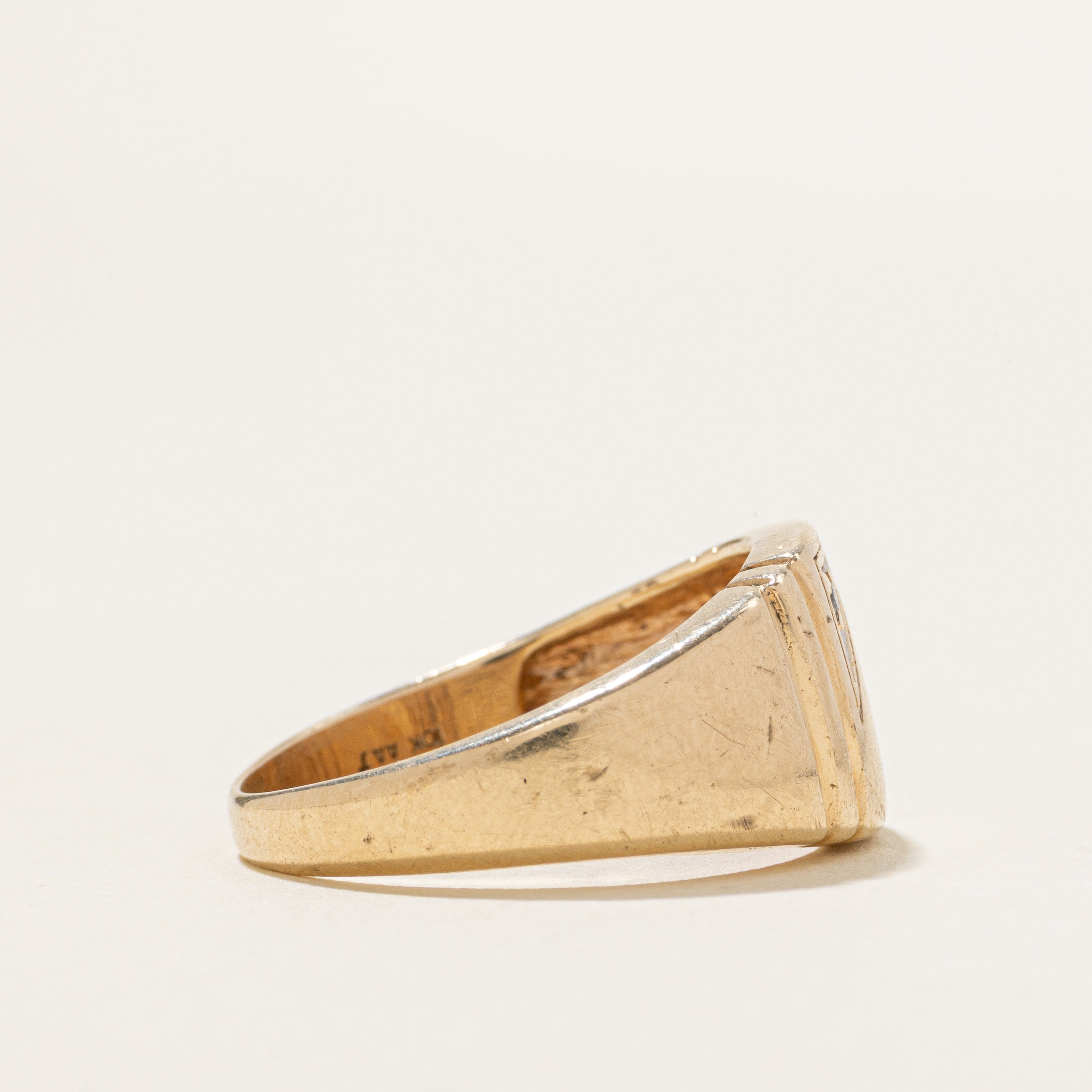 10k Diamond Fluted Signet Ring | SZ 8.25