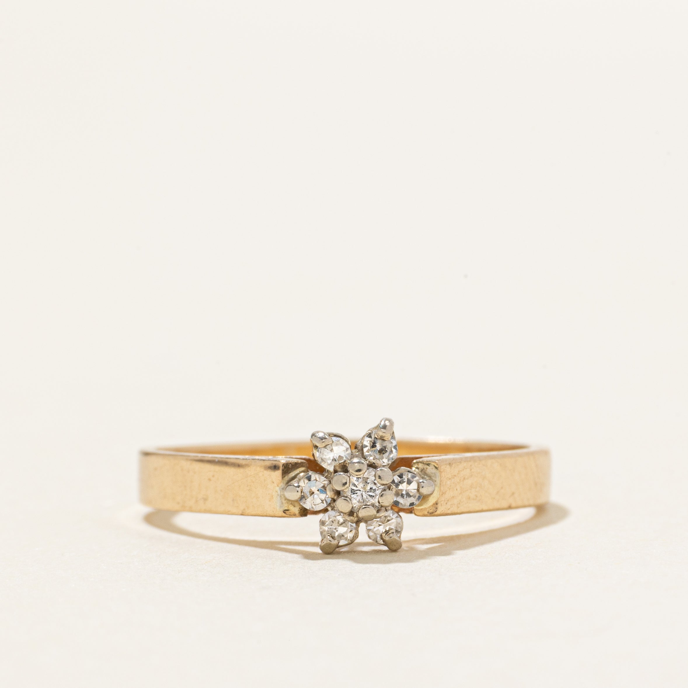 14k Diamond Cluster Petal Ring | SZ 5