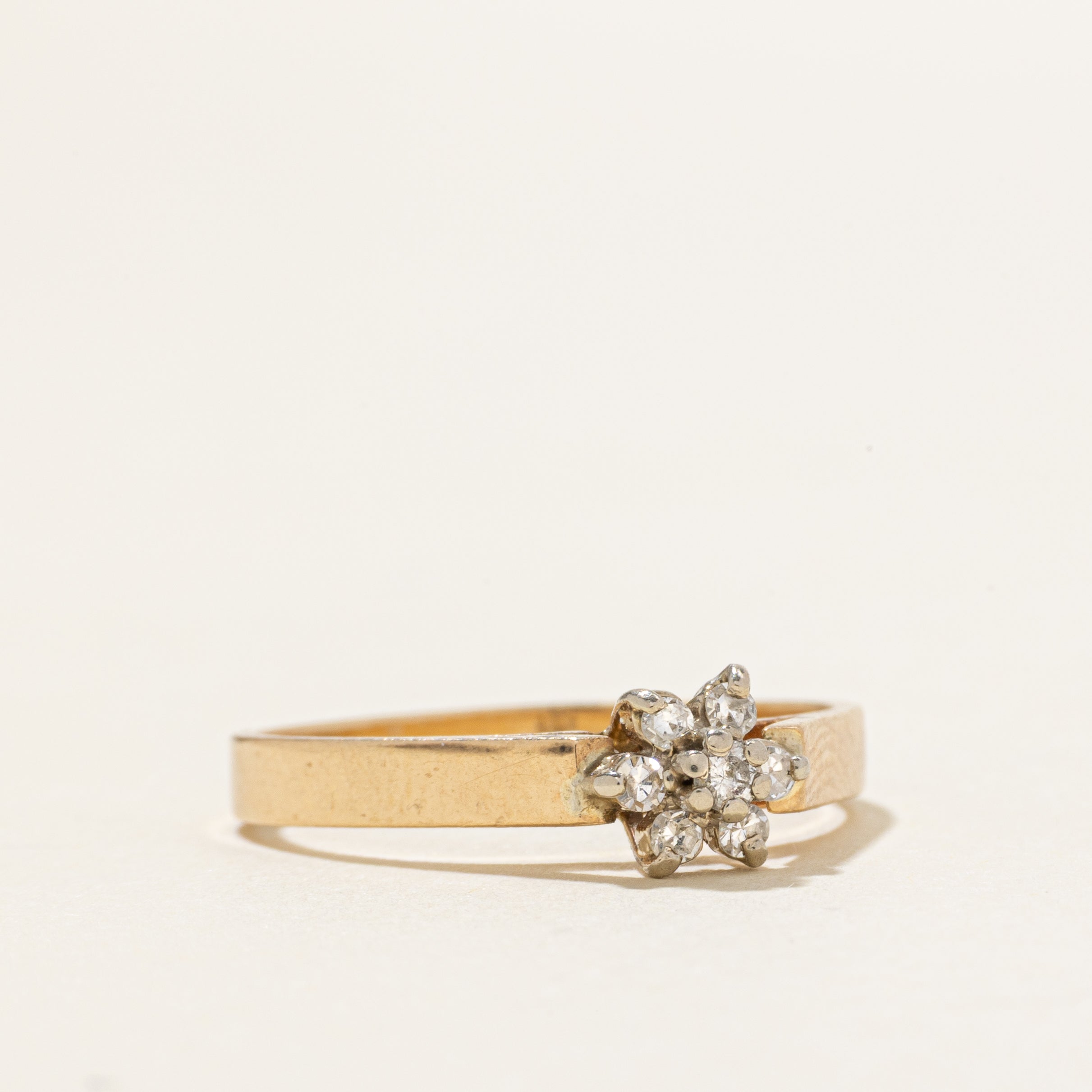 14k Diamond Cluster Petal Ring | SZ 5