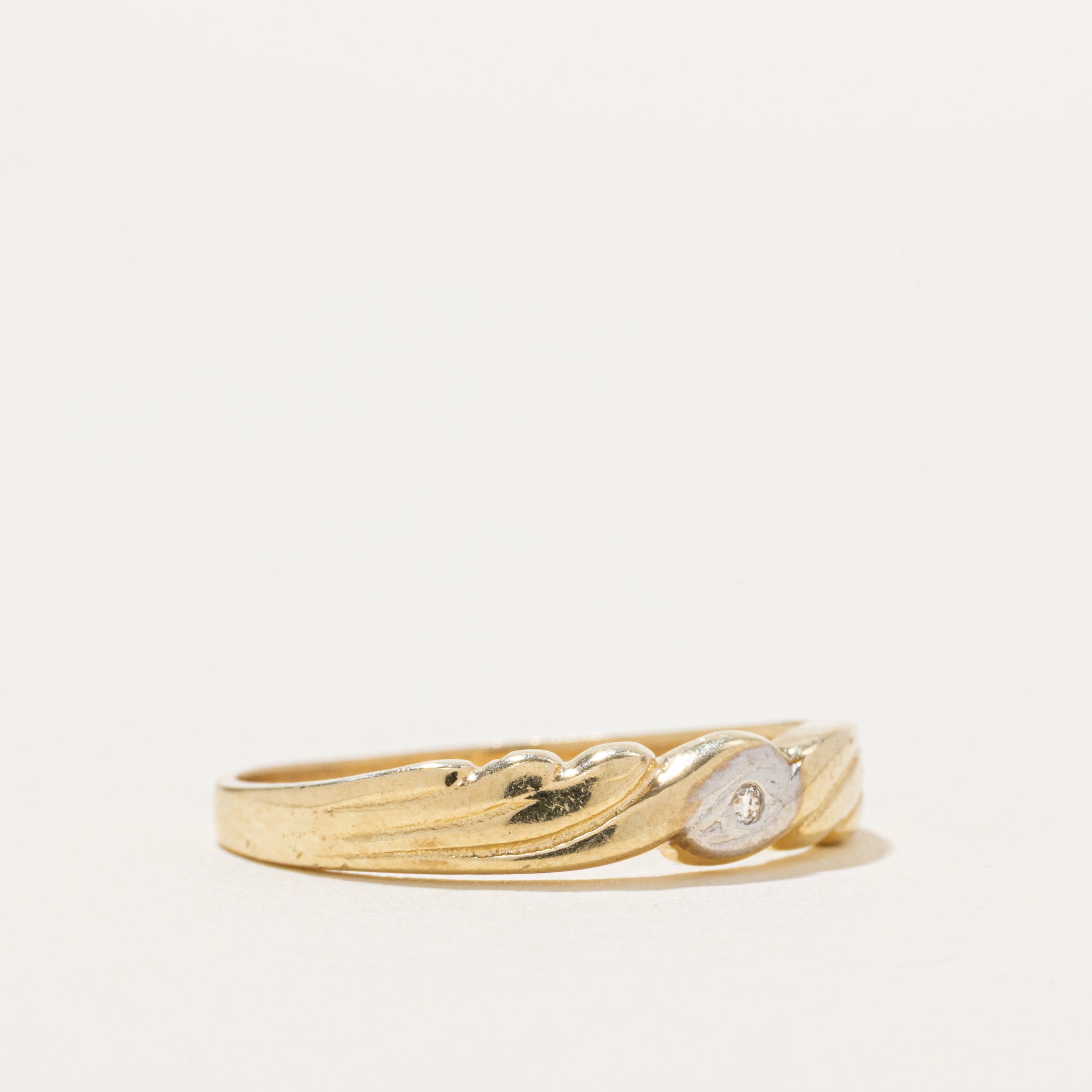 Two Tone Diamond Grooved Ring | SZ 6.5