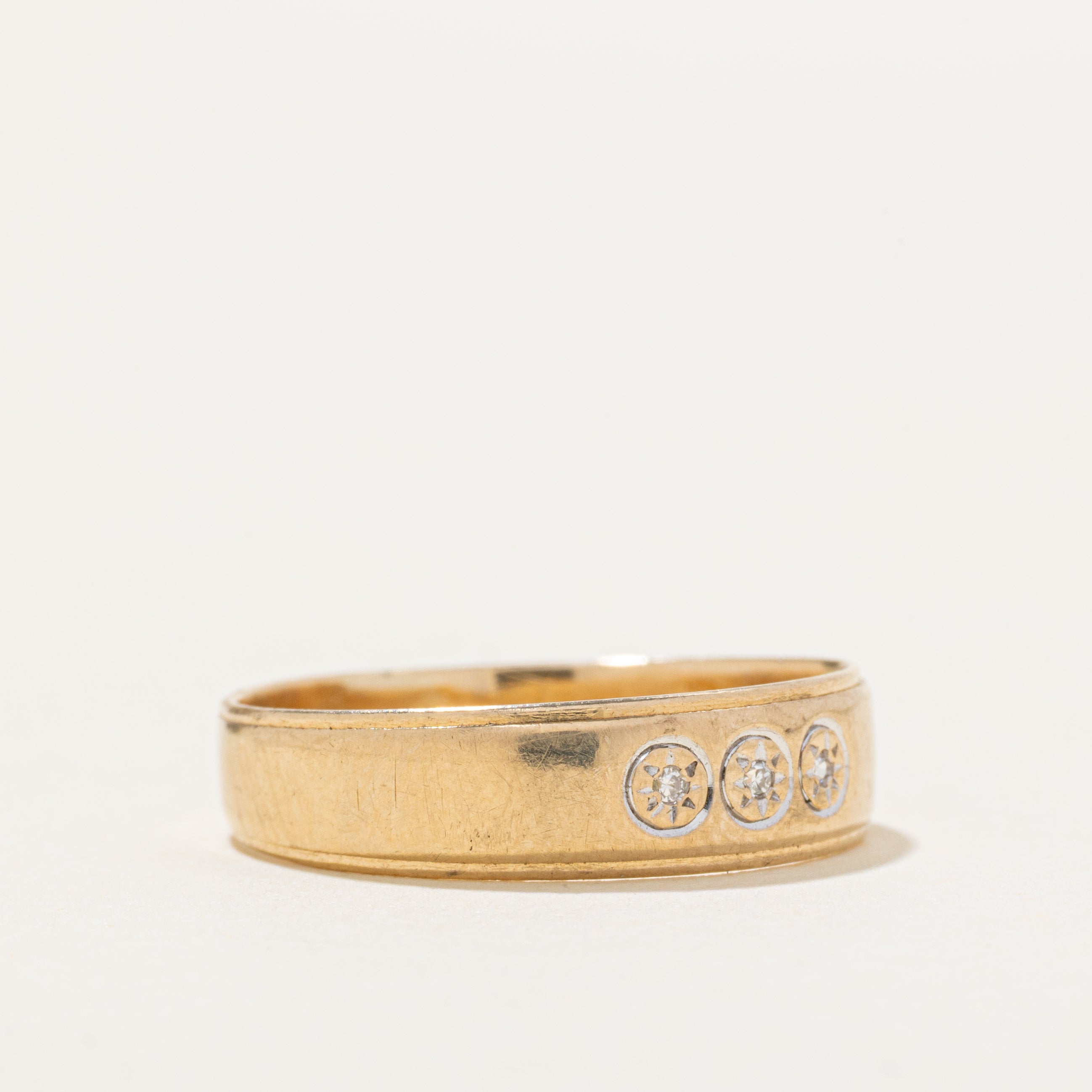 Three Stone Star Set Diamond Grooved Ring | SZ 6.25