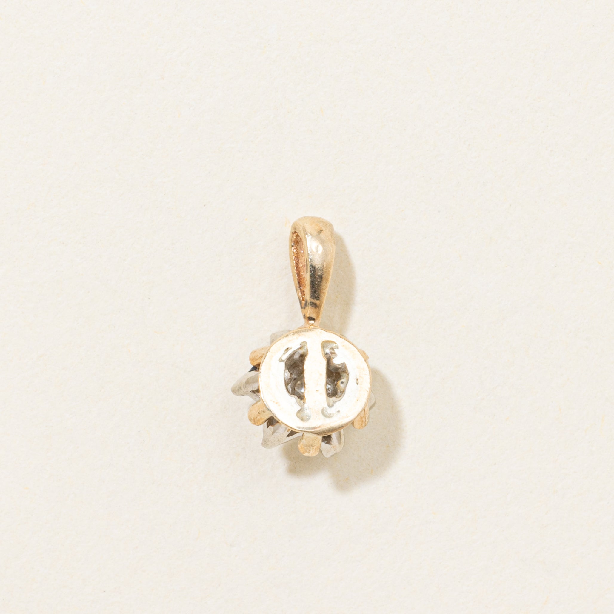 Pendentif pétale en diamant 10 carats