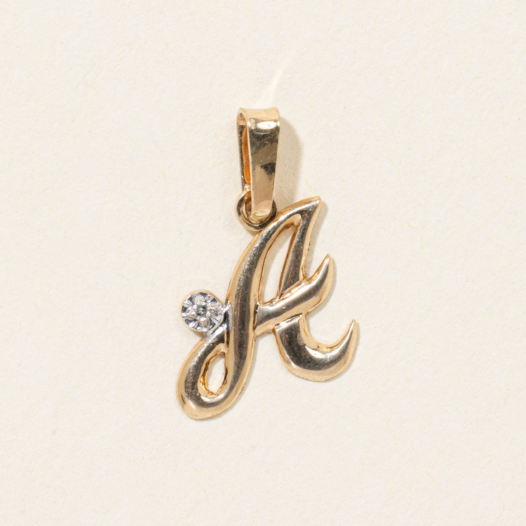 Pendentif initial « A » en diamant 10 carats