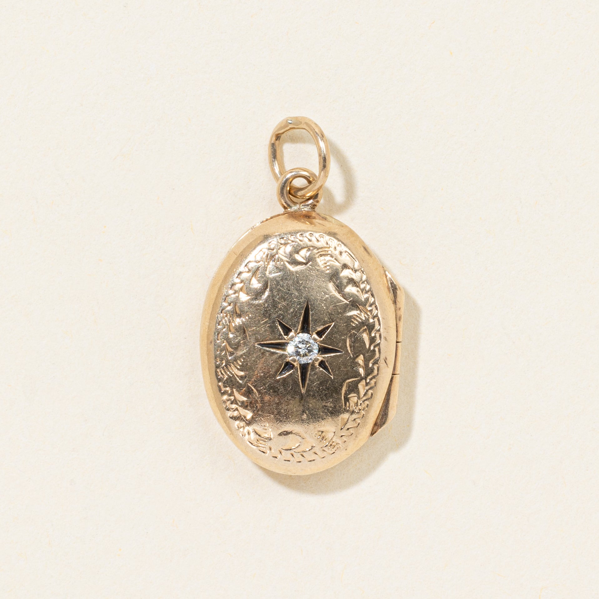 10k Star Set Diamond Engraved Locket