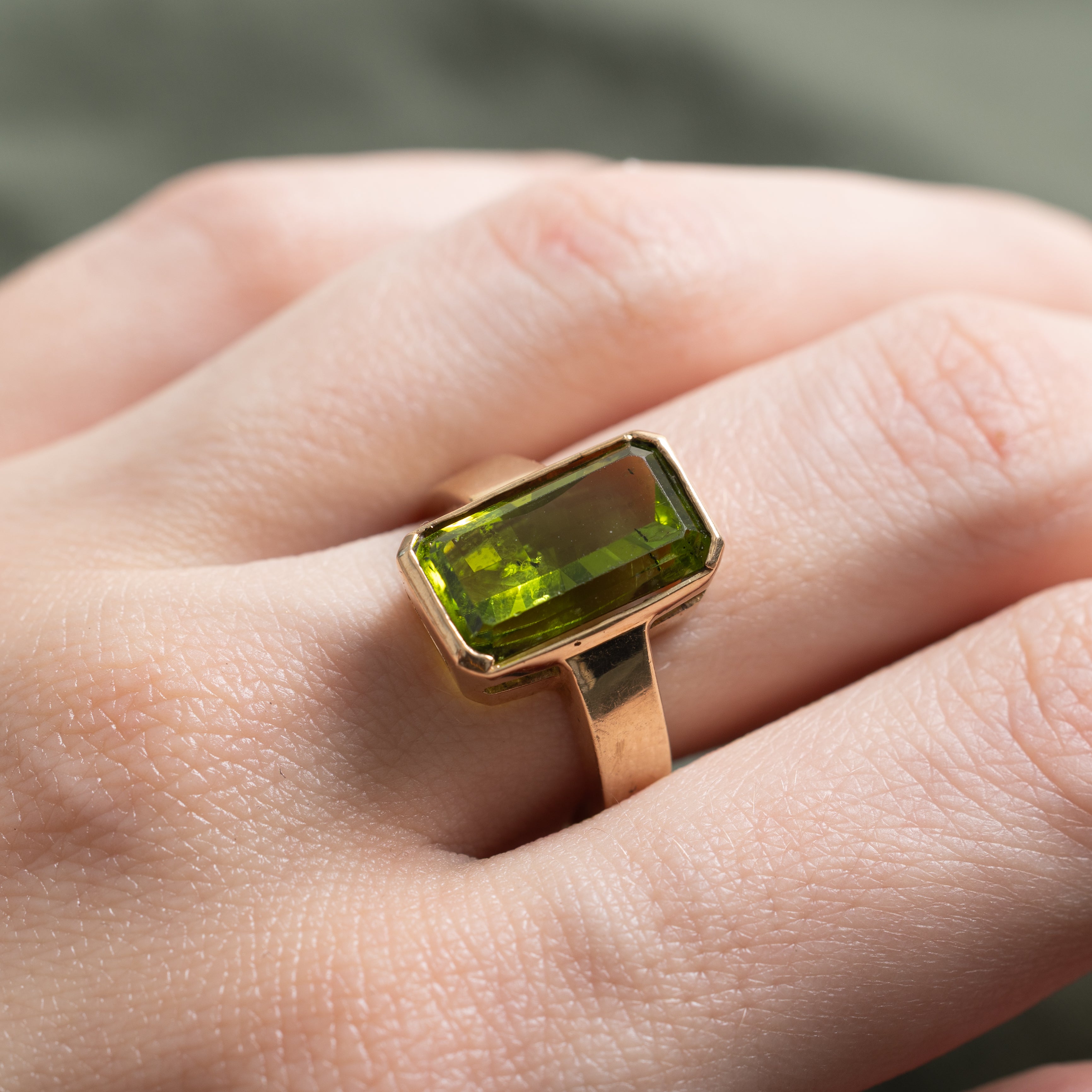 Semi Bezel Set Peridot Cocktail Ring | 6.23ct | SZ 7