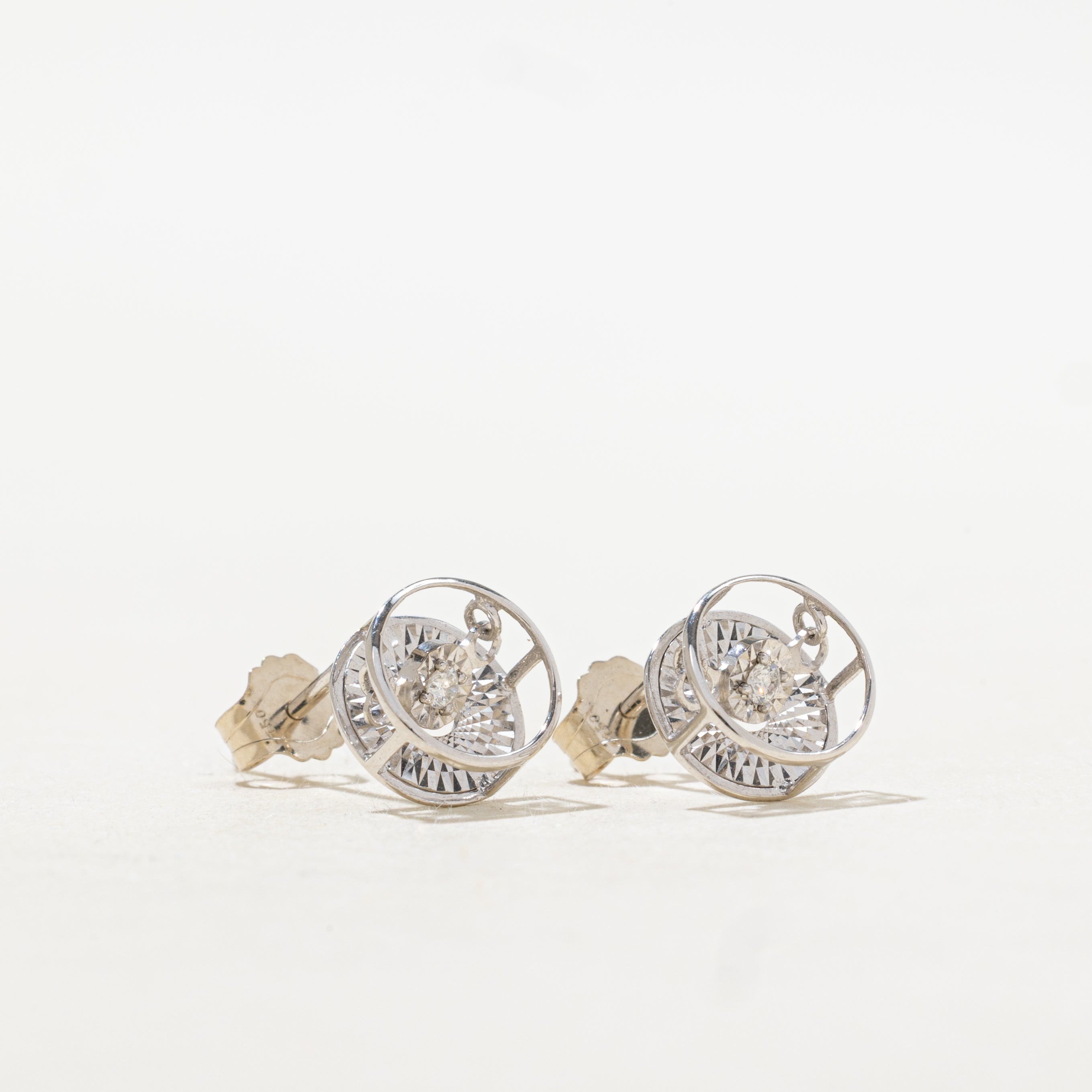 18k Illusion Set Diamond Kinetic Stud Earrings