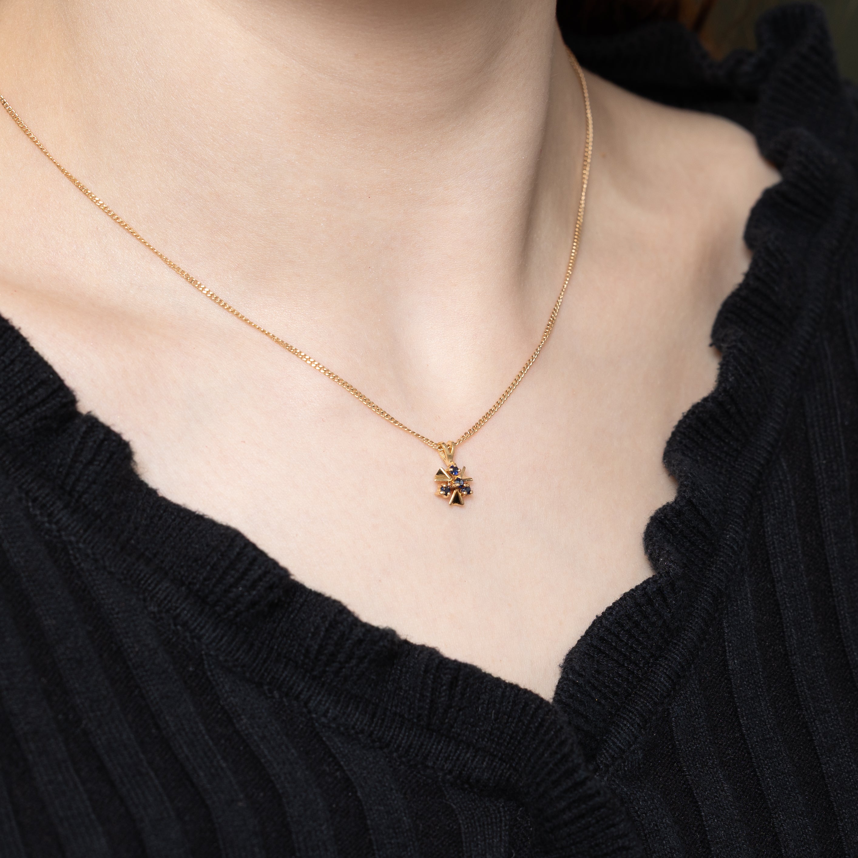 14k Sapphire Cluster Pendant | 0.03ct