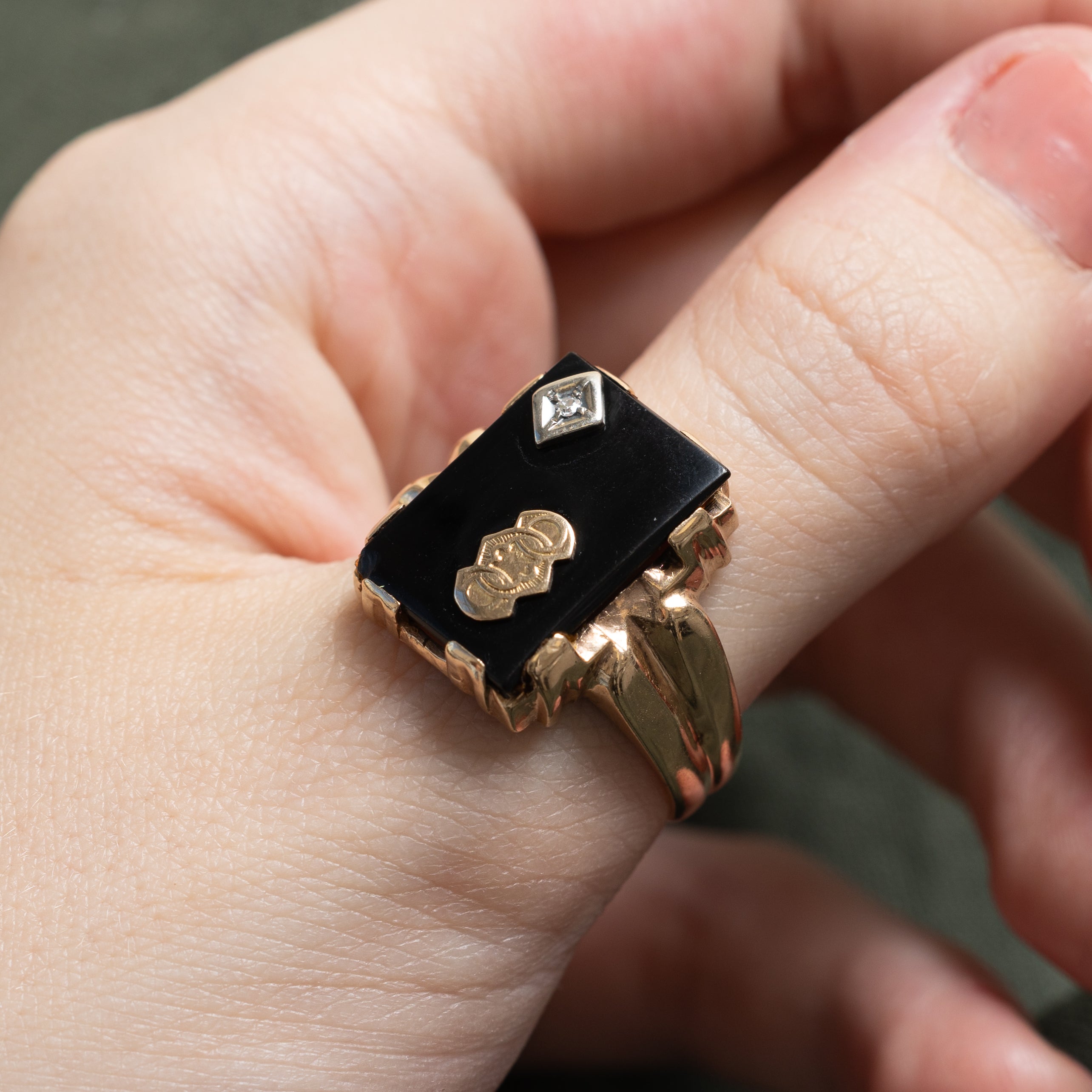 10k Onyx & Diamond Accent Grooved Signet Ring | 3.54ct | SZ 11.5