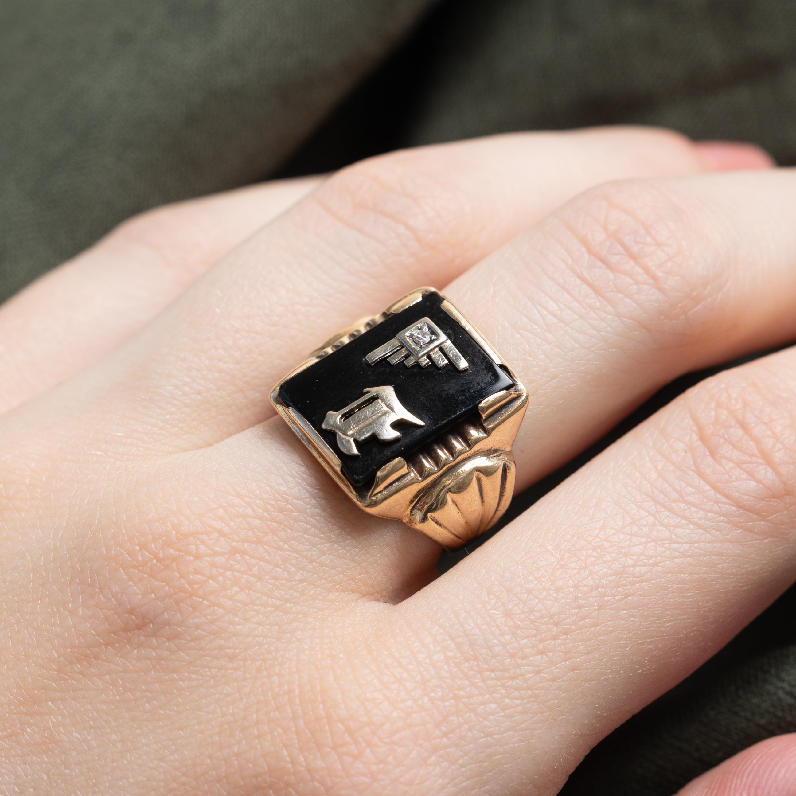 10k Onyx & Diamond Grooved Signet Ring | 2.65ct | SZ 6.5