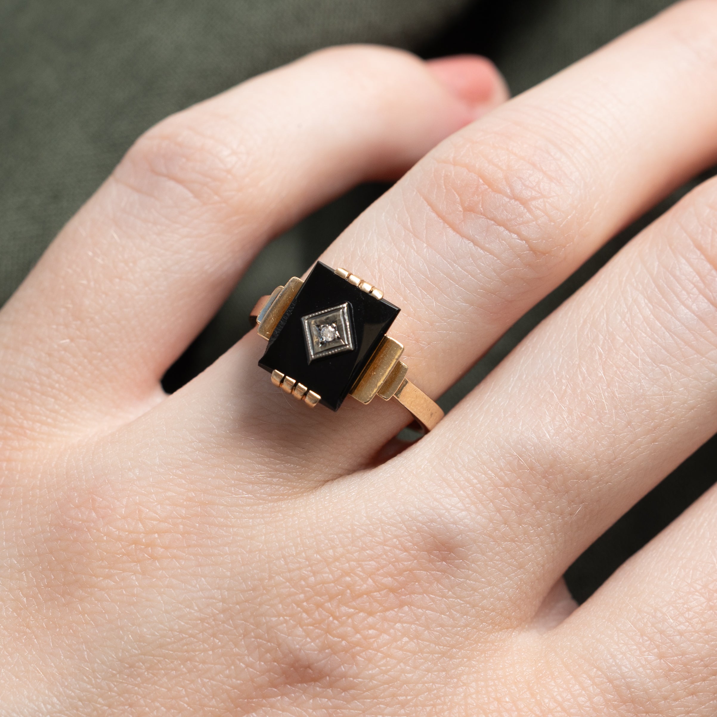 10k Onyx & Diamond Accent Grooved Ring | 1.18ct | SZ 6