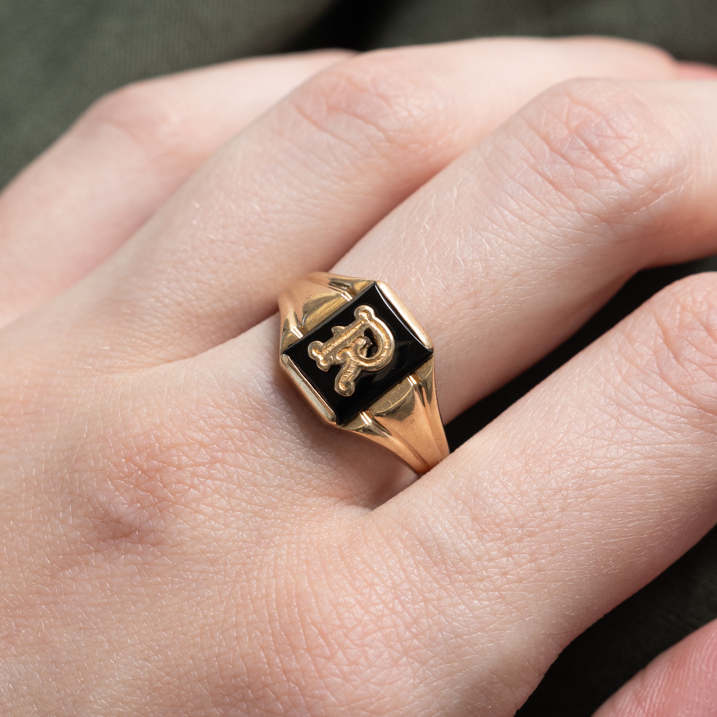 Vintage Canadian 10k Onyx "R" Initial Signet Ring | 1.06ct | SZ 8.25