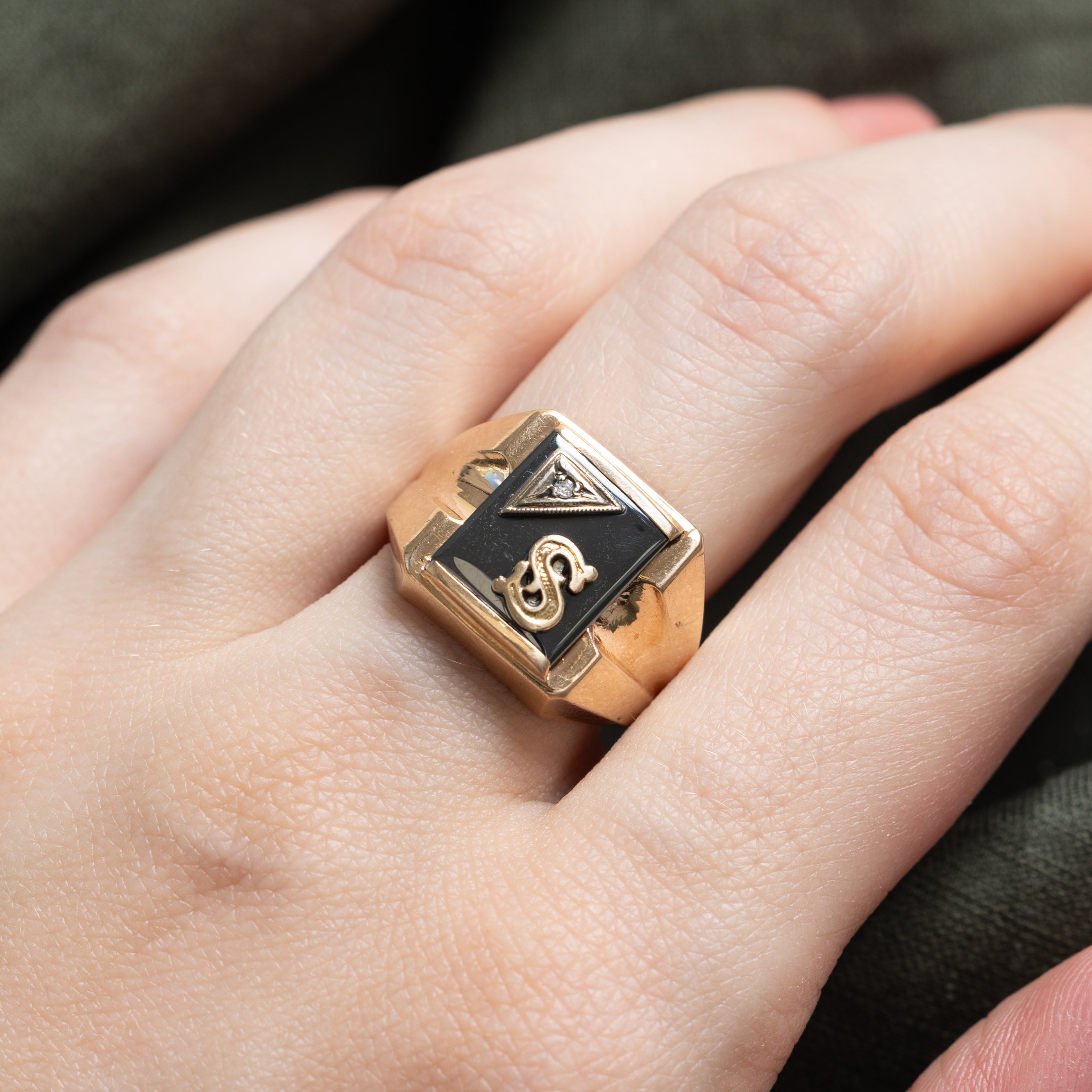 10k Hematite & Diamond "S" Initial Signet Ring | SZ 7.5