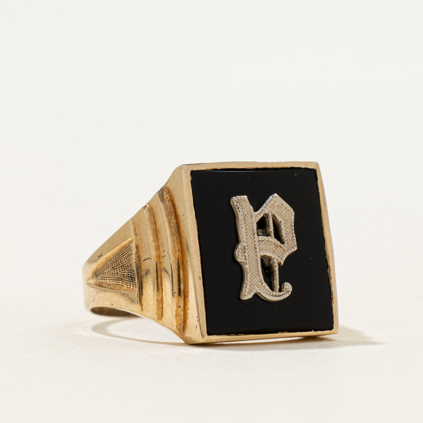10k Onyx "P" Initial Grooved Signet Ring | 1.93ct | SZ 10.5