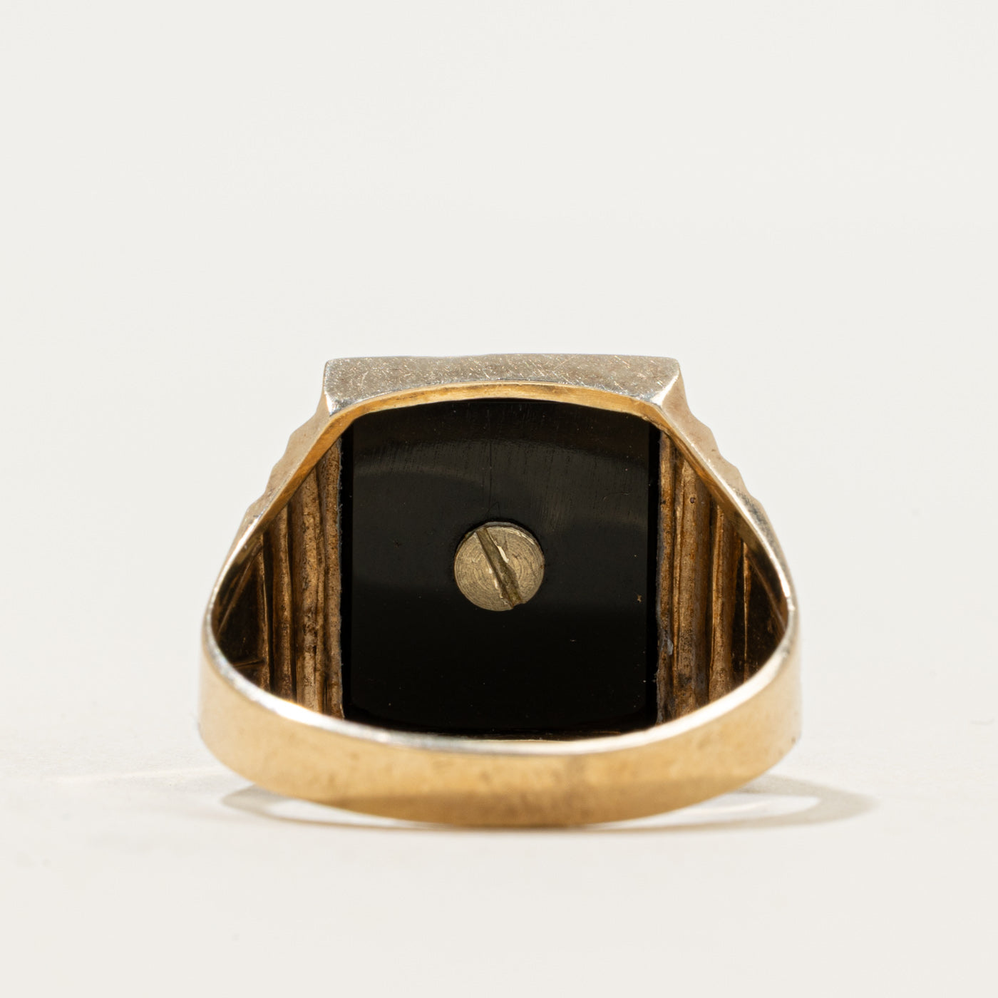 10k Onyx "P" Initial Grooved Signet Ring | 1.93ct | SZ 10.5