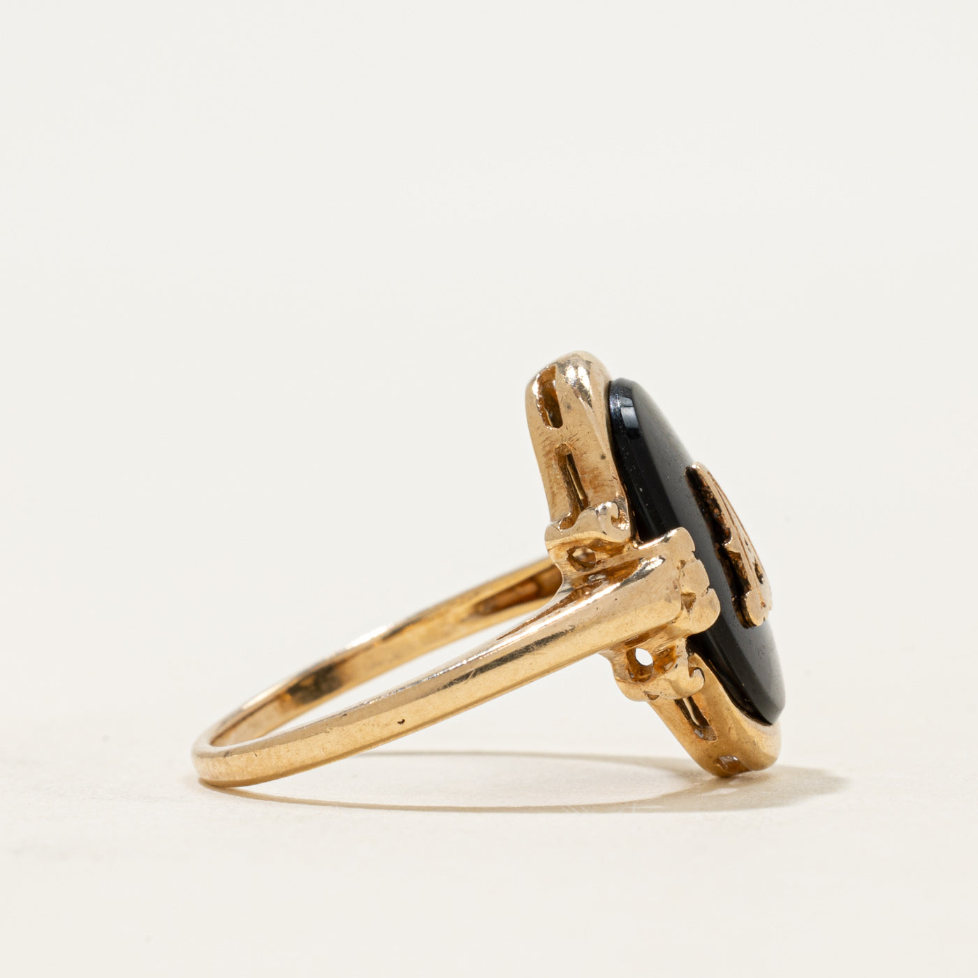10k Oval Onyx "A" Initial Ring | 1.65ct | SZ 6