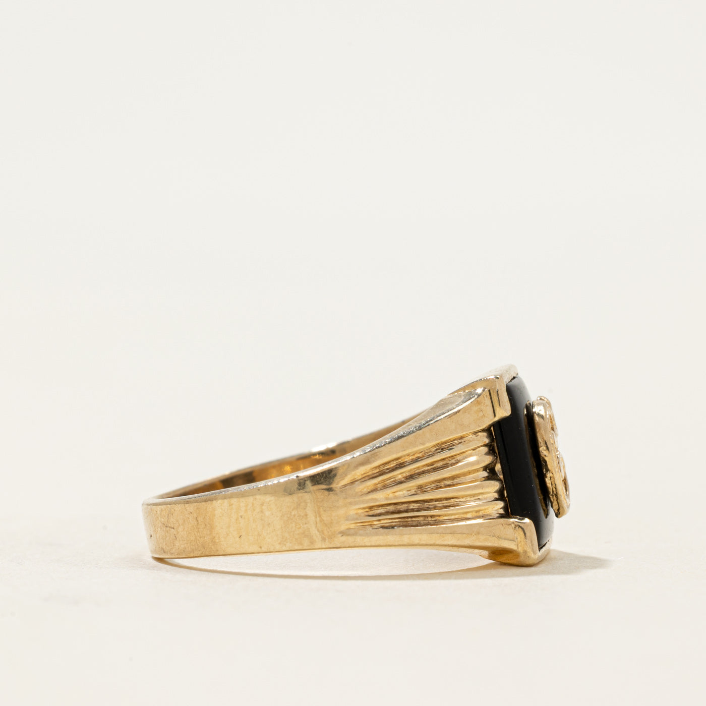 10k Onyx "C" Initial Grooved Signet Ring | 0.98ct | SZ 8.5