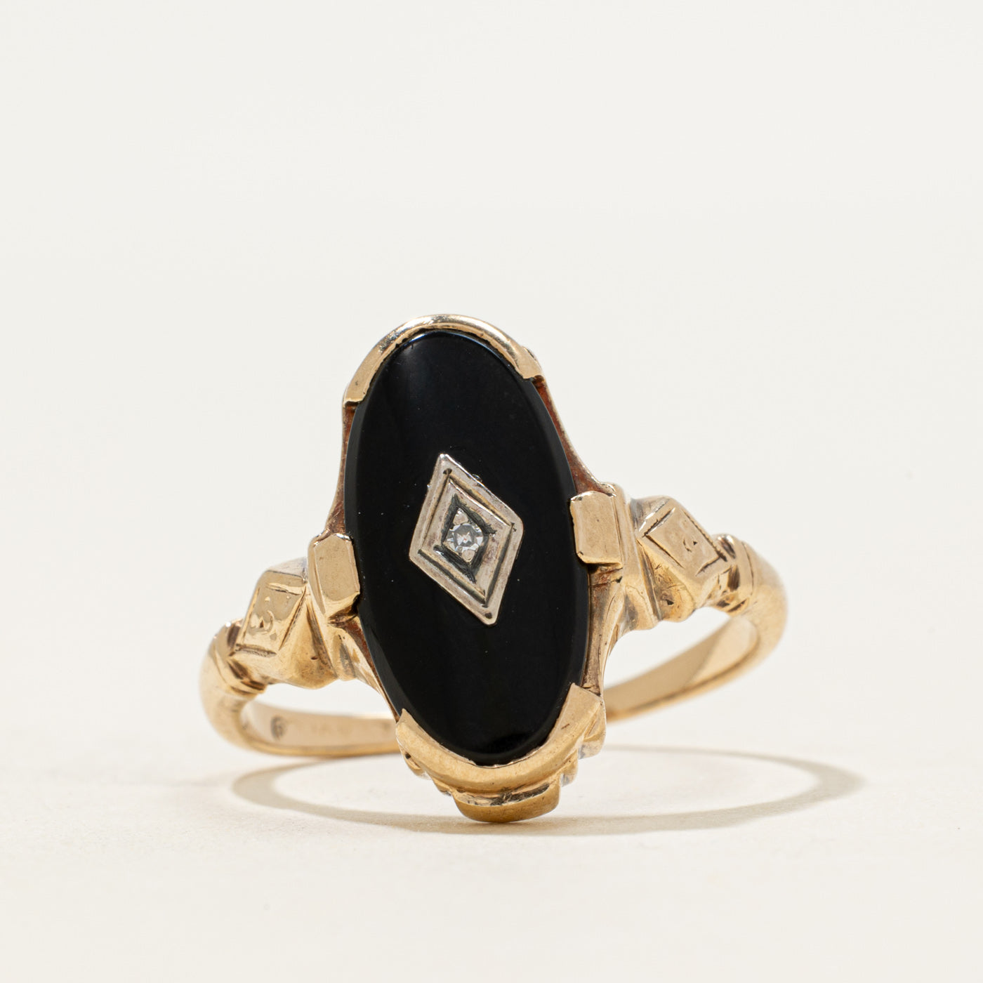 10k Oval Onyx & Diamond Signet Ring | 1.61ct | SZ 8