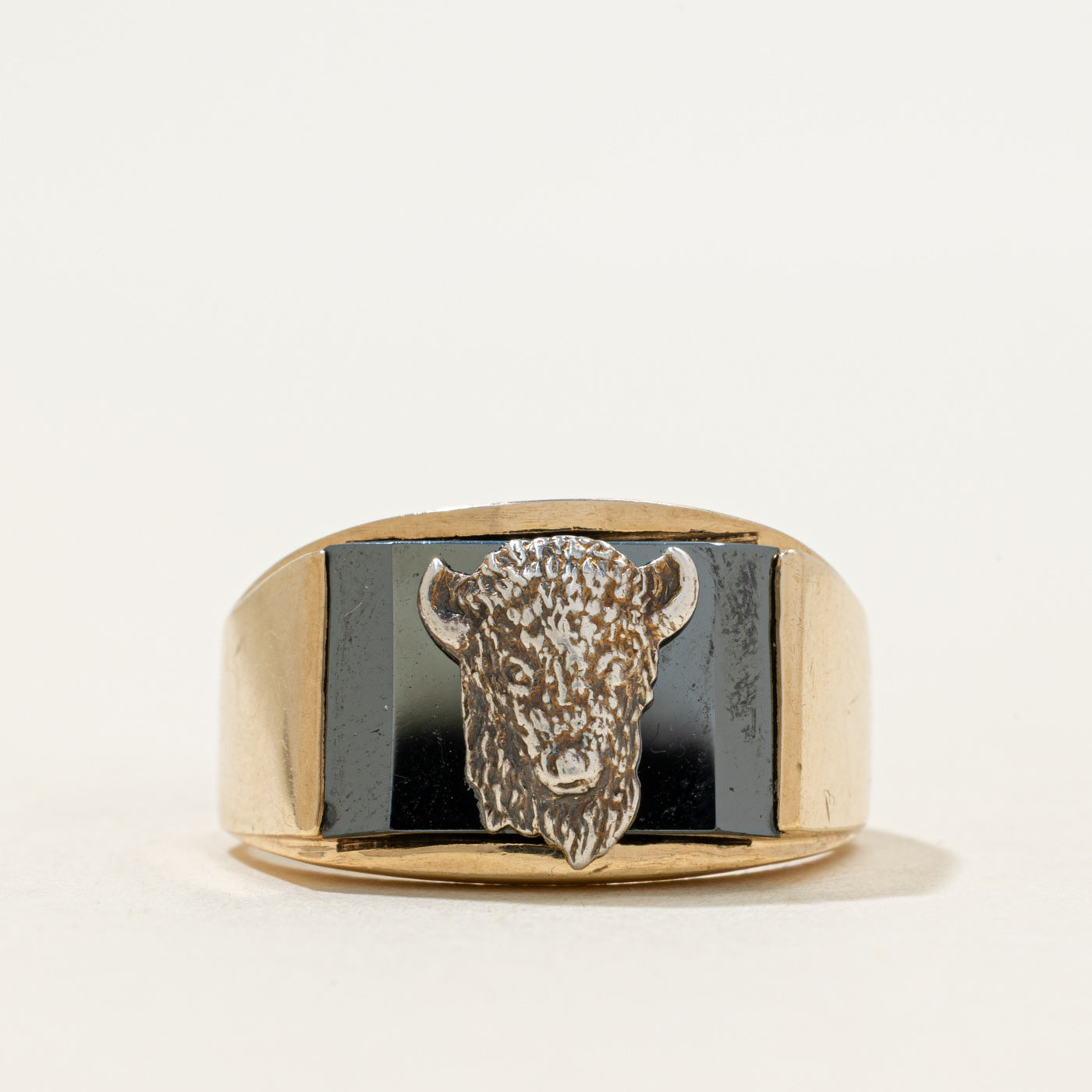 10k Hematite Bison Embossed Signet Ring | 1.38ct | SZ 10.25