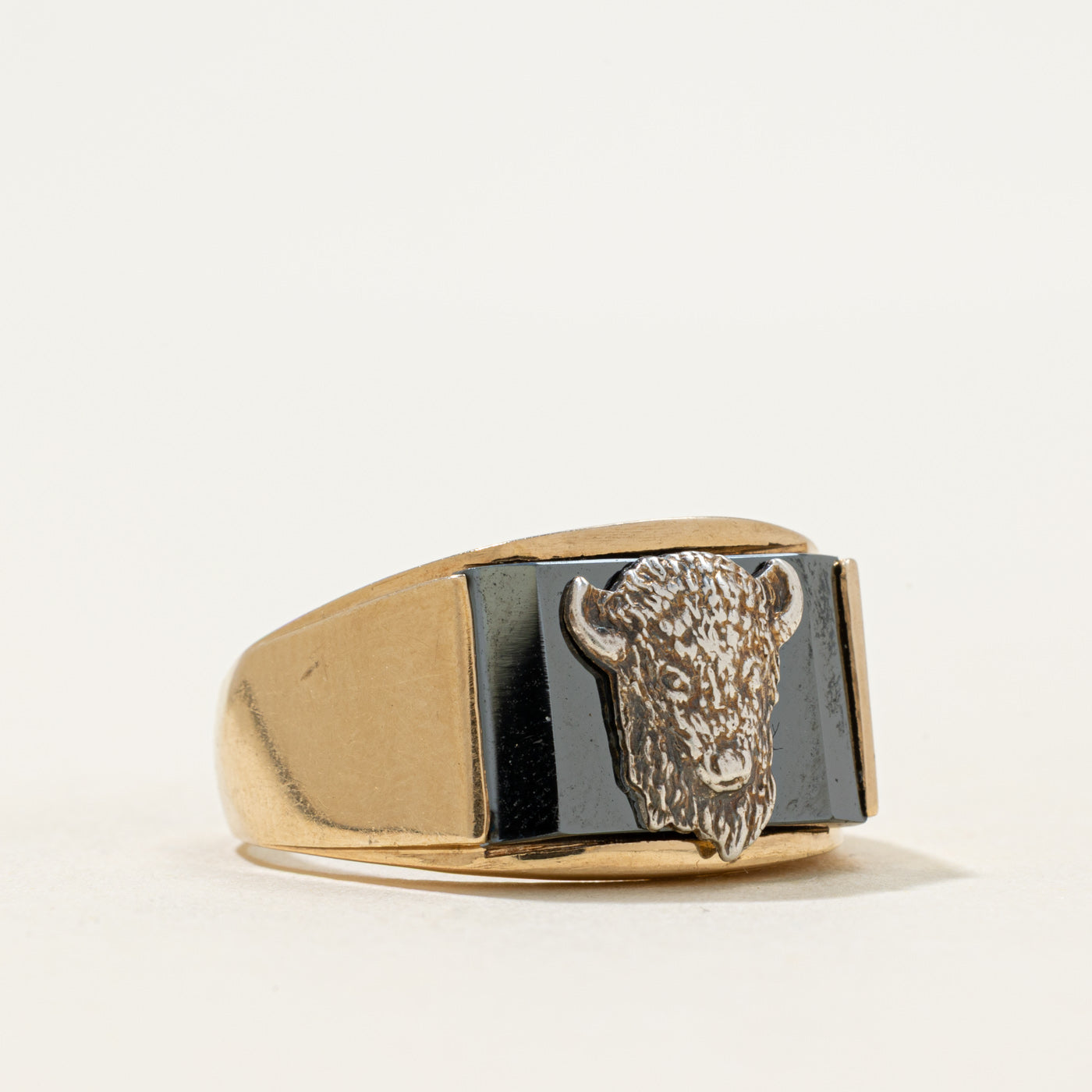 10k Hematite Bison Embossed Signet Ring | 1.38ct | SZ 10.25