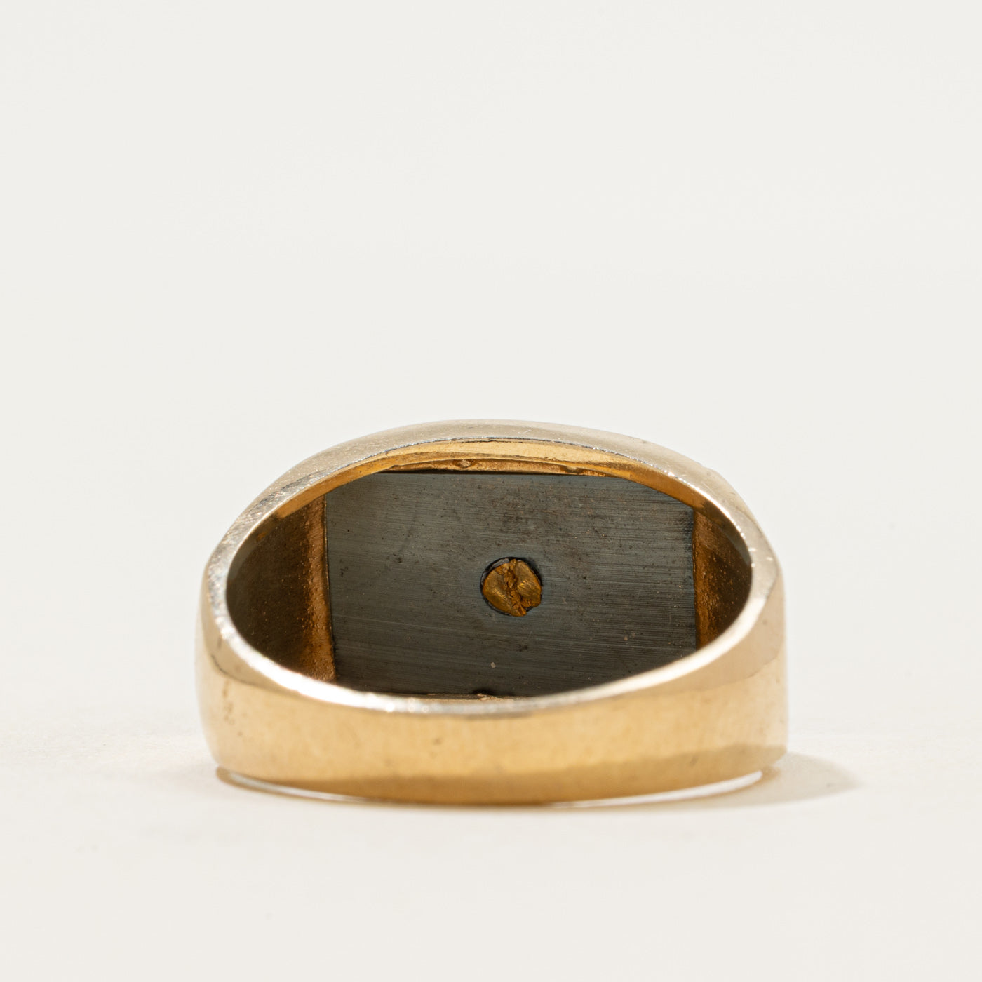 10k Hematite Bison Embossed Signet Ring | 1.38ct | SZ 10.25