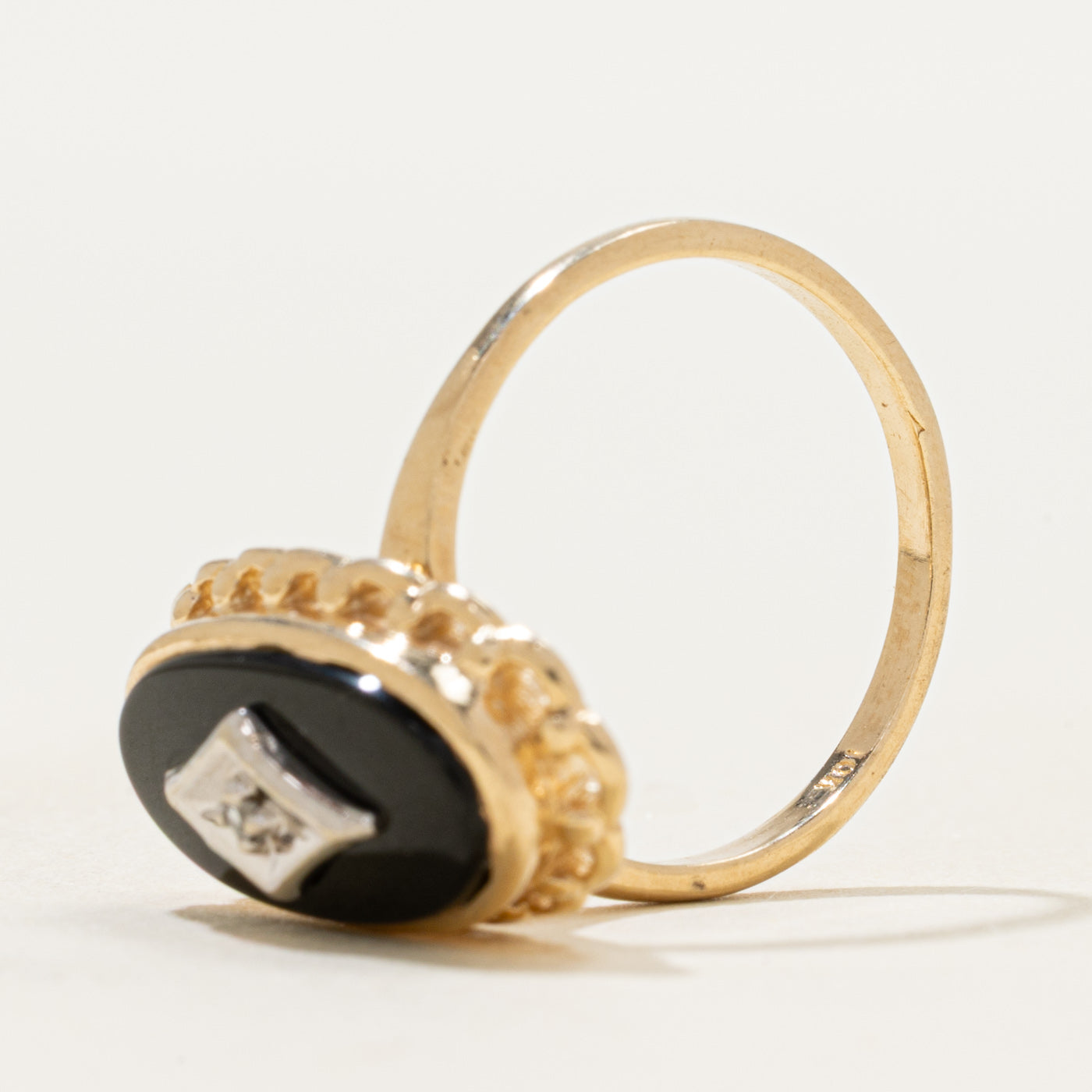 10k Oval Onyx & Diamond Scalloped Ring | 1.69ct | SZ 6