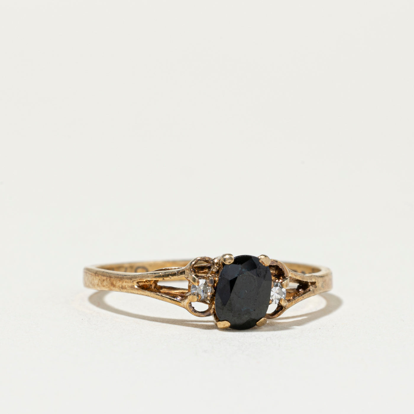Bague Londres 1982 en saphir ovale et diamants | Taille 6
