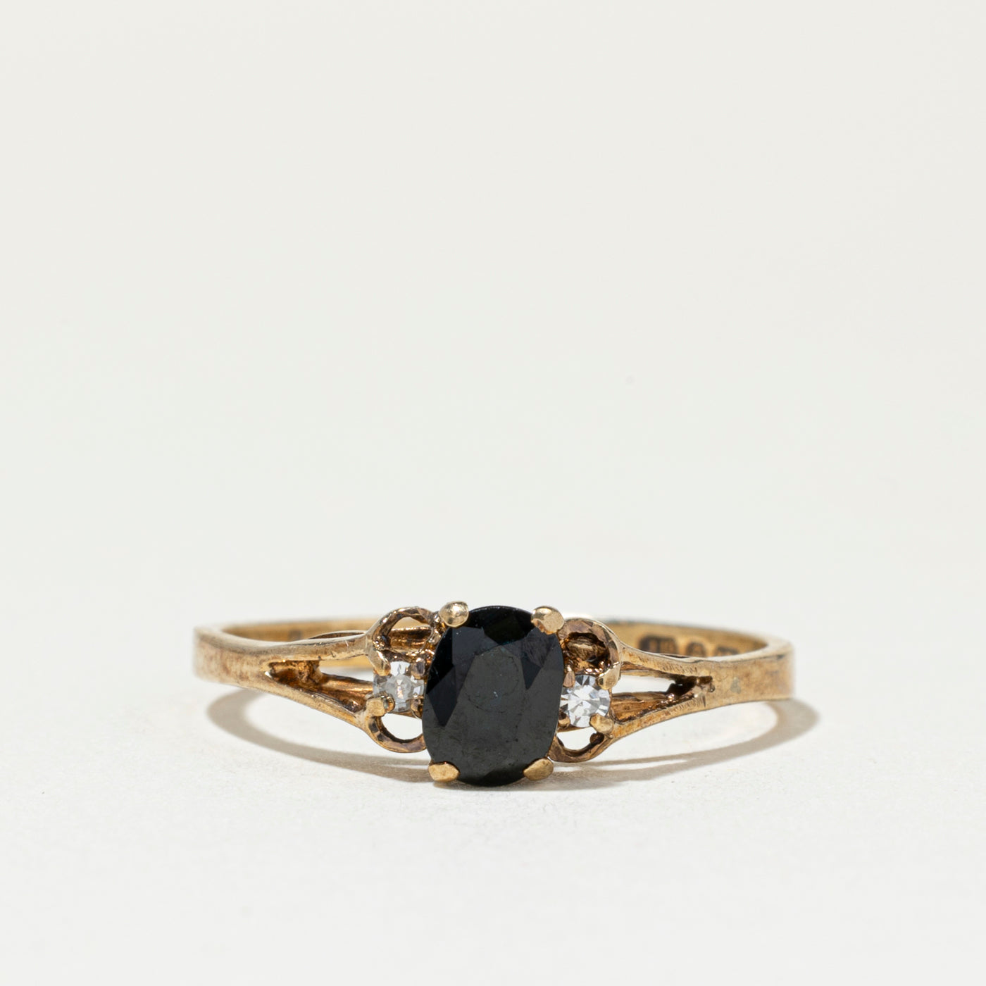 Bague Londres 1982 en saphir ovale et diamants | Taille 6