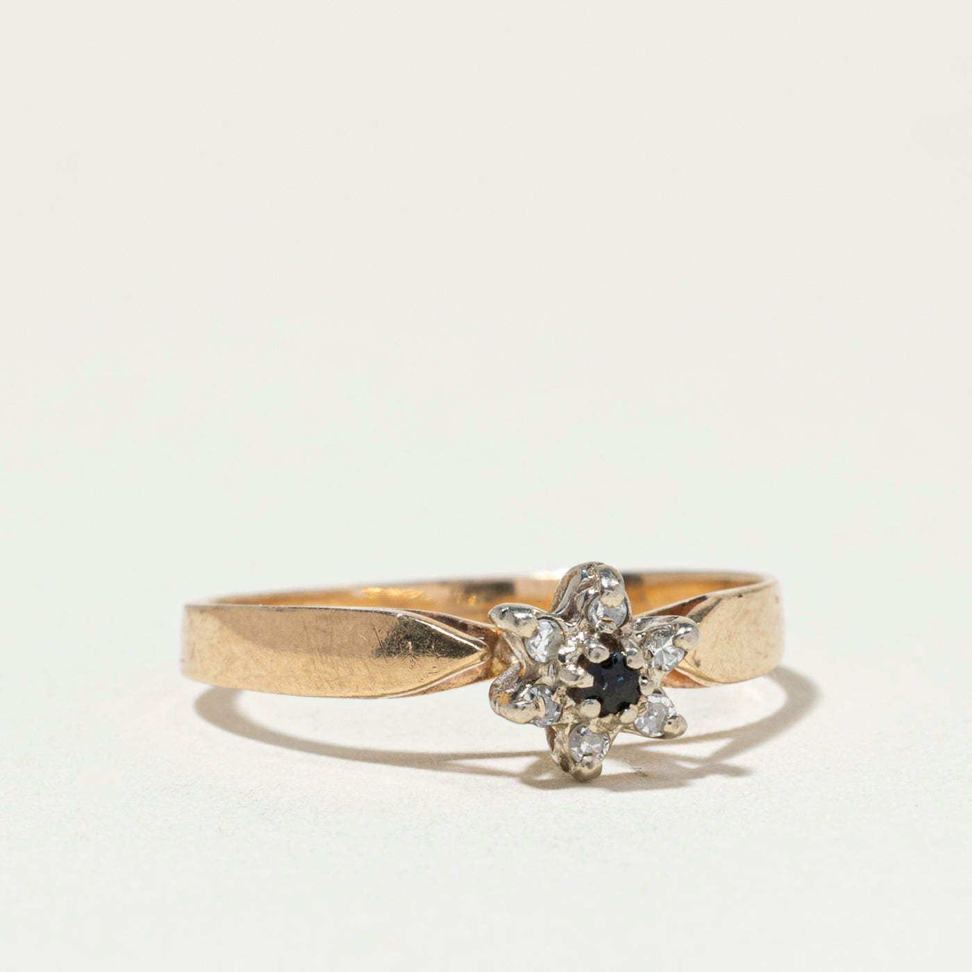 Bague conique inversée en forme de pétale, saphir et diamant | Taille 4,75