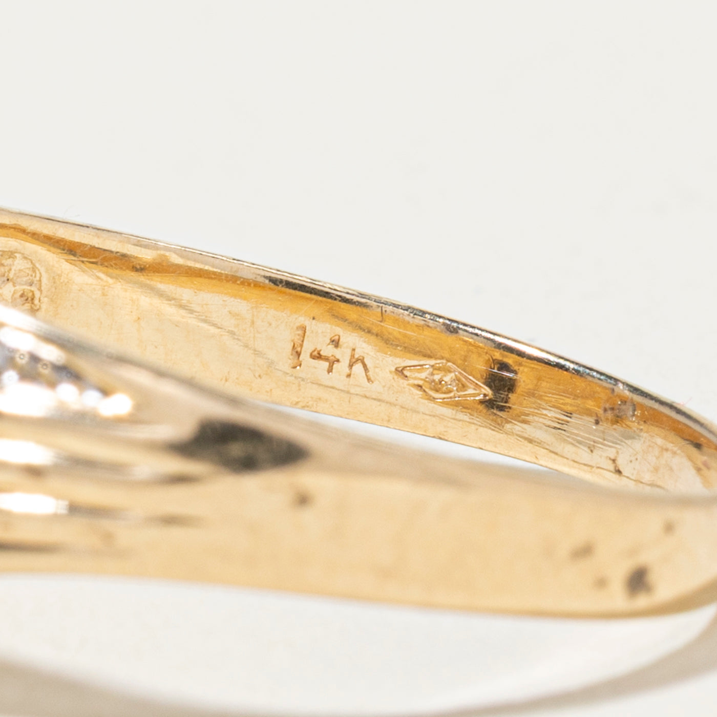 Pear Cut Sapphire & Diamond Chevron Ring | SZ 8.5