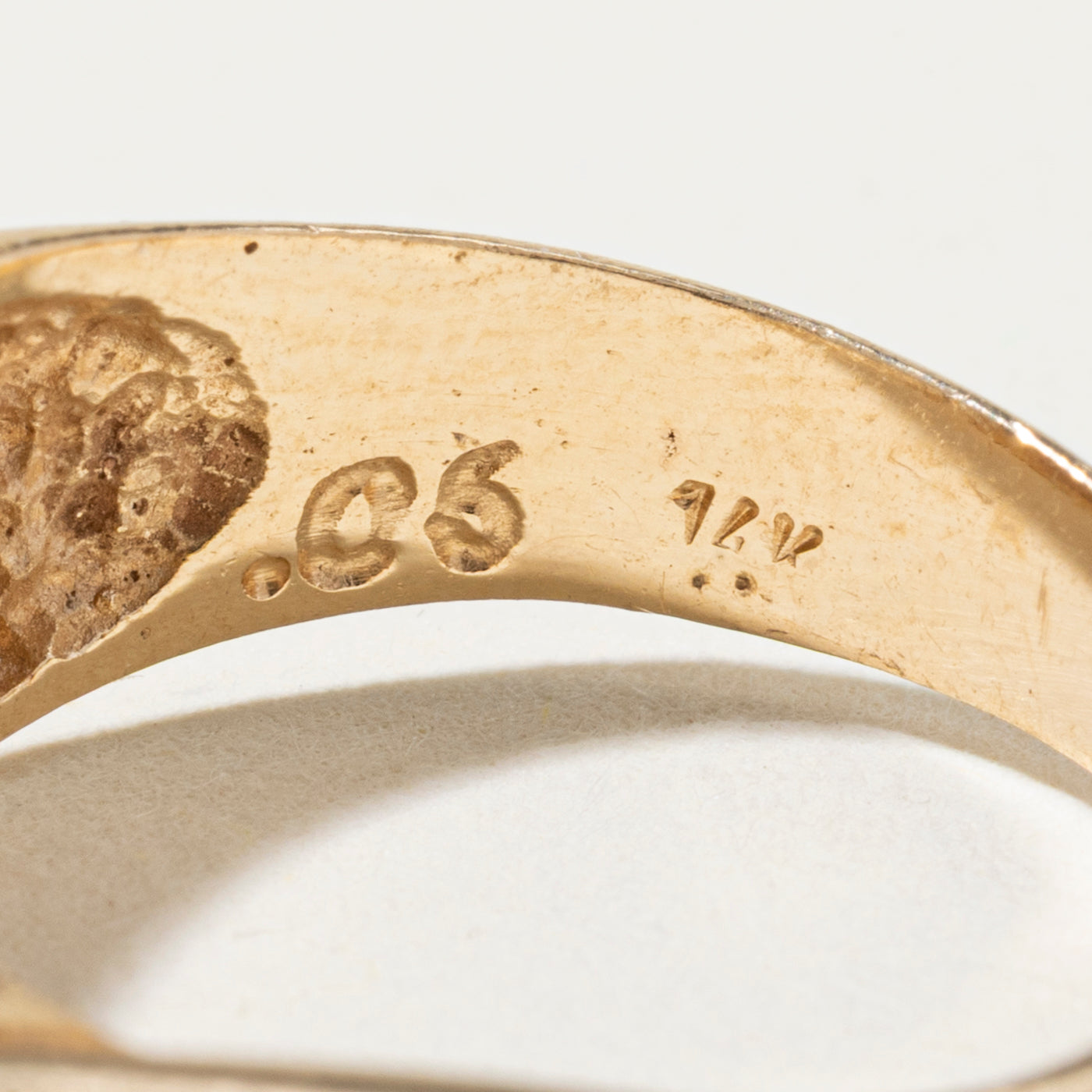 Bague ajourée en forme de pétale, saphir et diamants | Taille 5,5