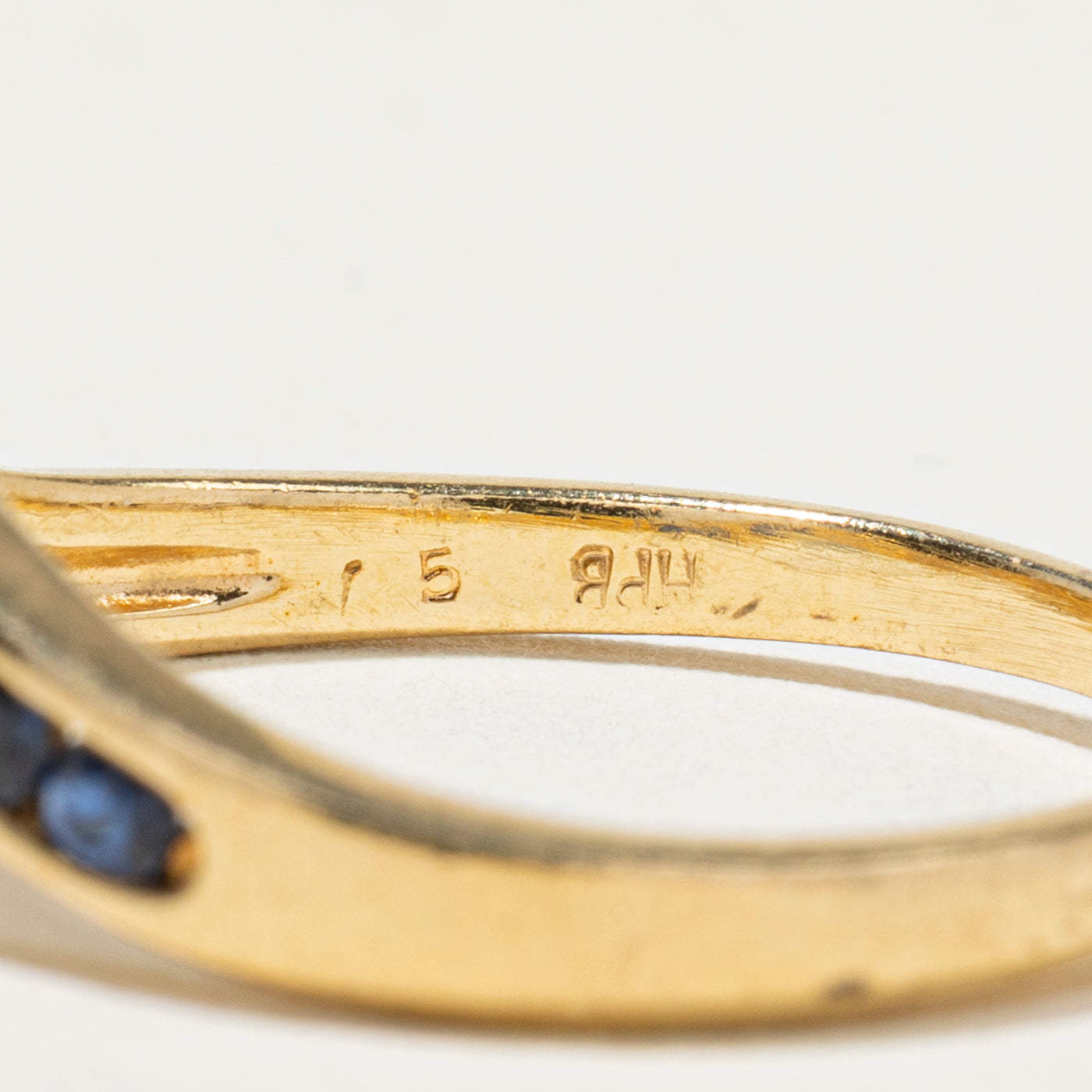 18k Channel Set Diamond & Sapphire Chevron Ring | SZ 7.75