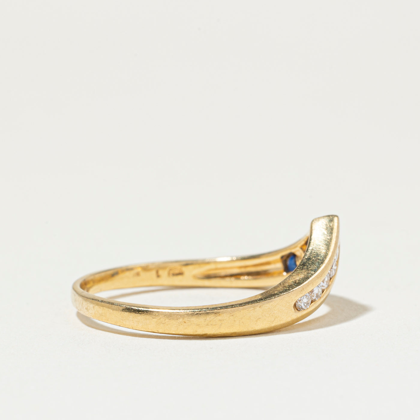 18k Channel Set Diamond & Sapphire Chevron Ring | SZ 7.75