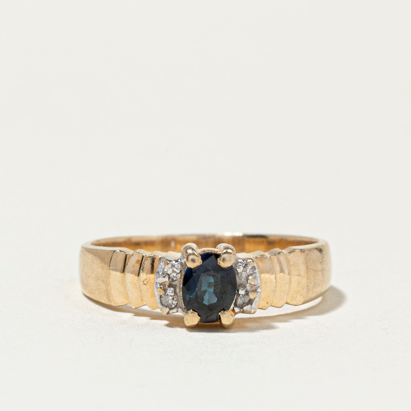 Oval Cut Sapphire & Diamond Grooved Ring | SZ 6