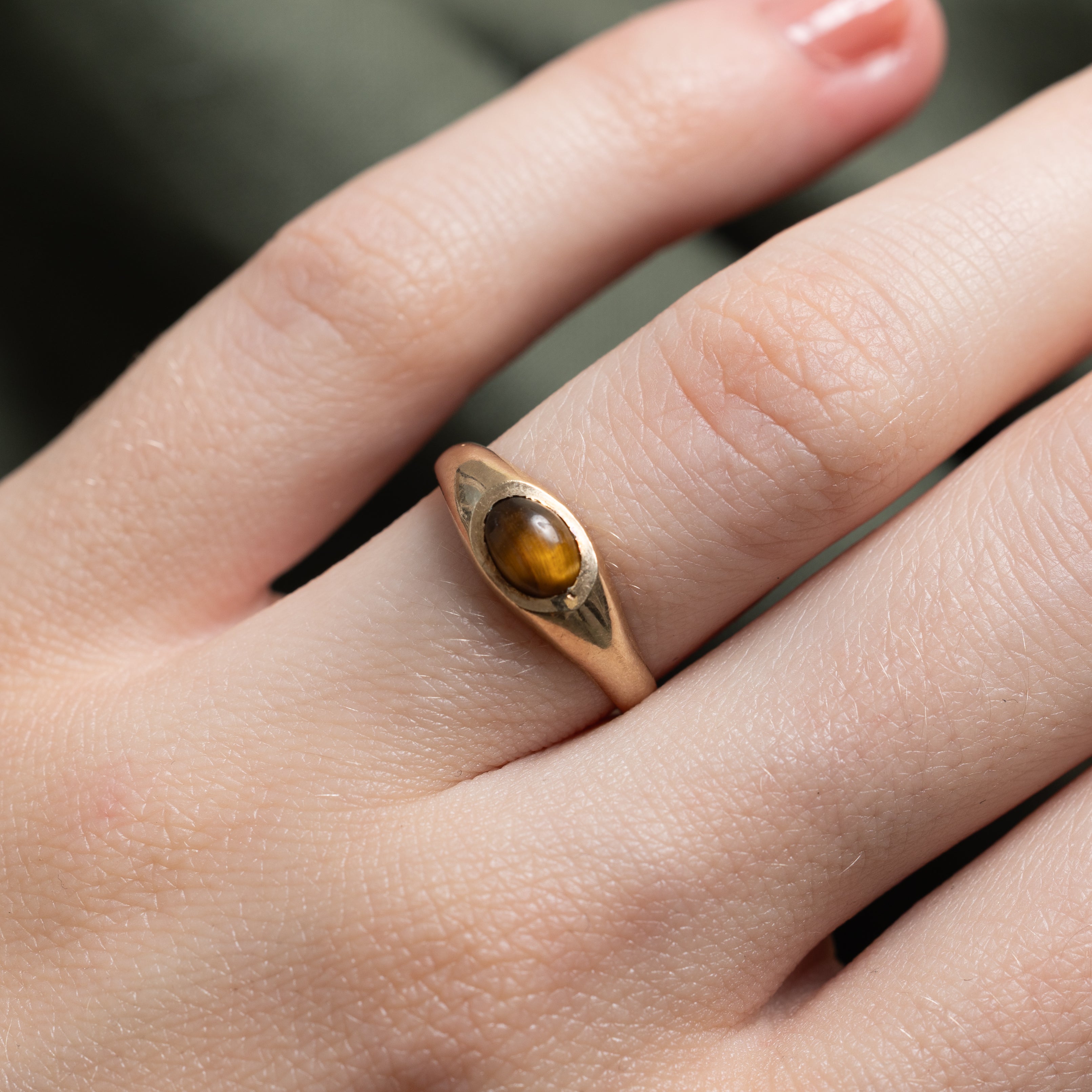 East West Cabochon Tiger's Eye Dome Ring | SZ 5.25