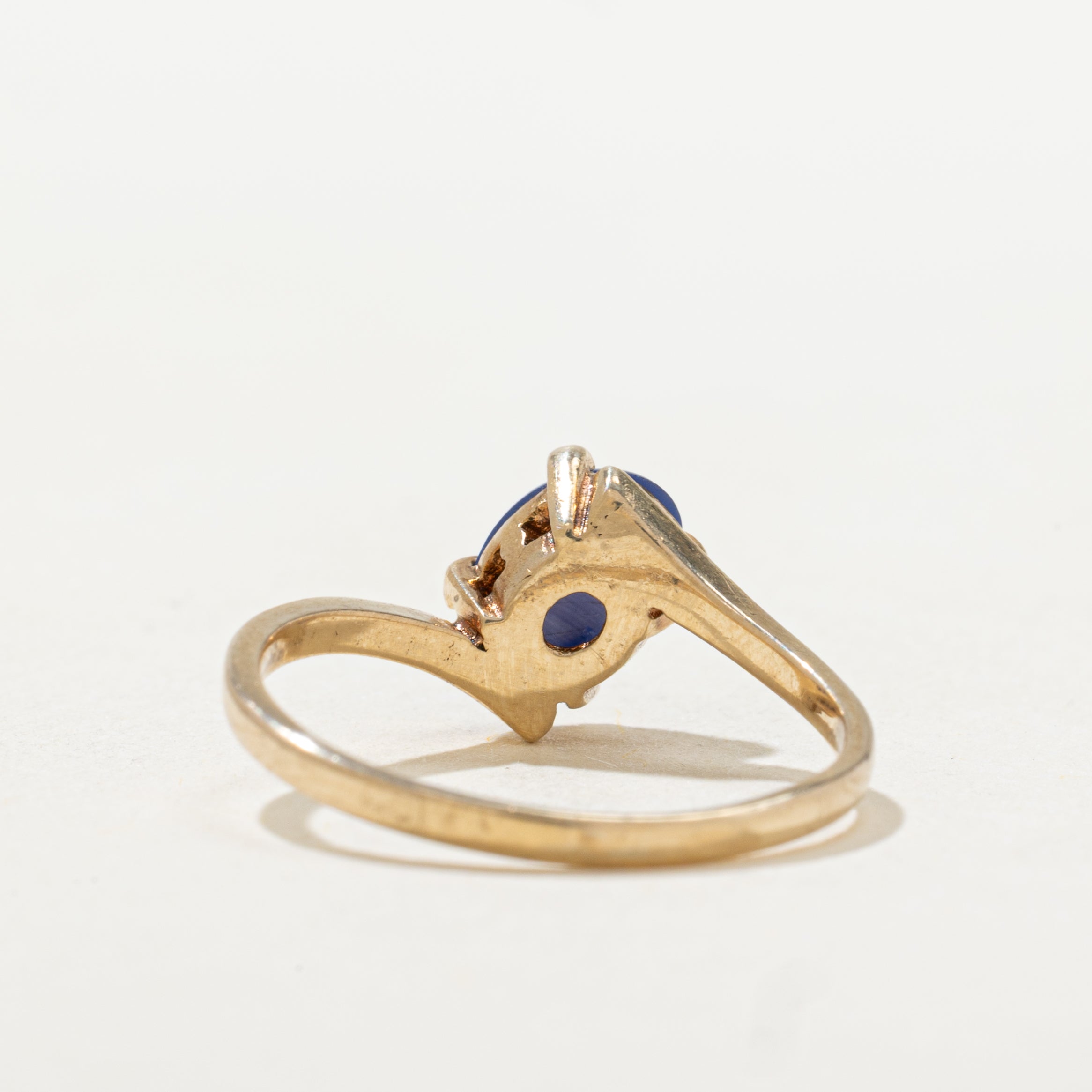 Cabochon Synthetic Star Sapphire Bypass Ring | SZ 5