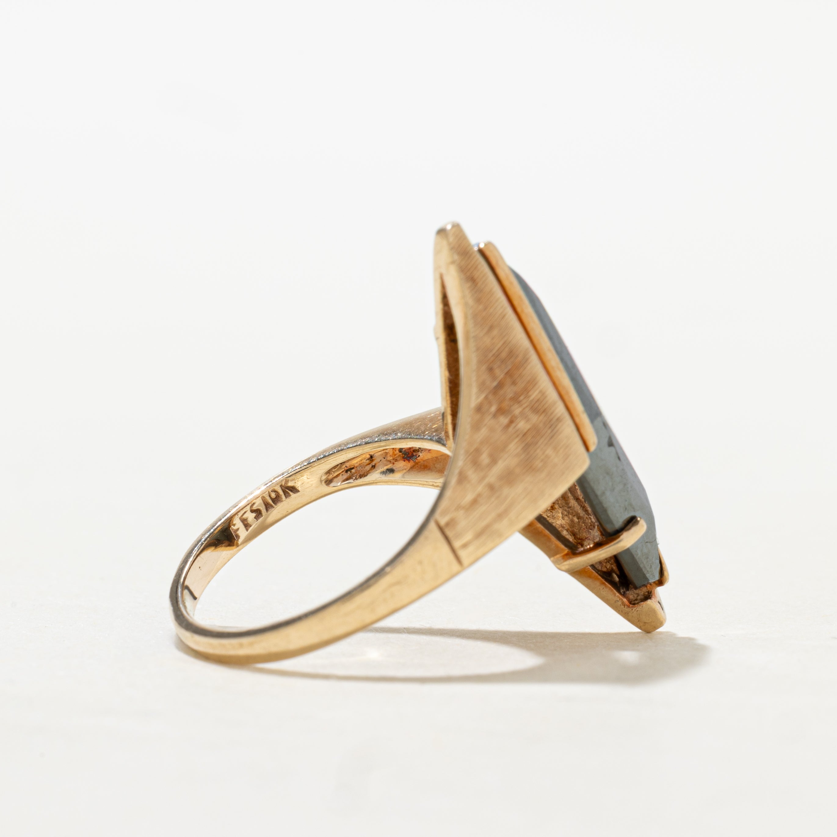 Hematite Grooved Bypass Ring | SZ 5