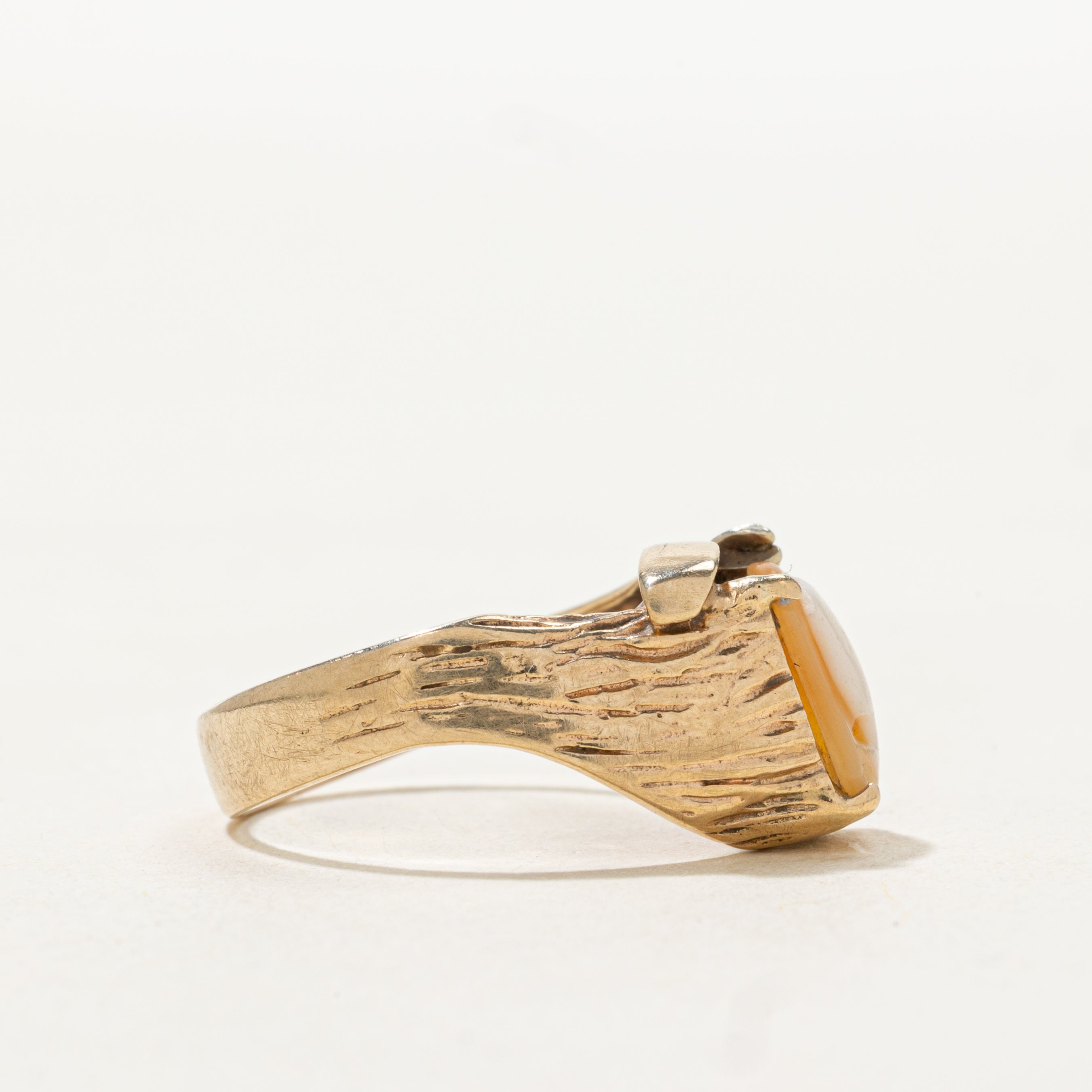 Shell Cameo & Diamond Textured Ring | SZ 5.75